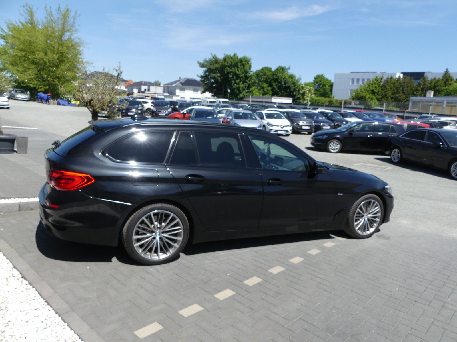 Fahrzeugabbildung BMW 540 5 Touring 540 d xDrive Sport Line"2.HAND"