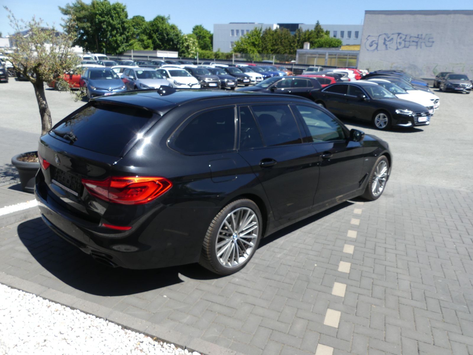 Fahrzeugabbildung BMW 540 5 Touring 540 d xDrive Sport Line"2.HAND"