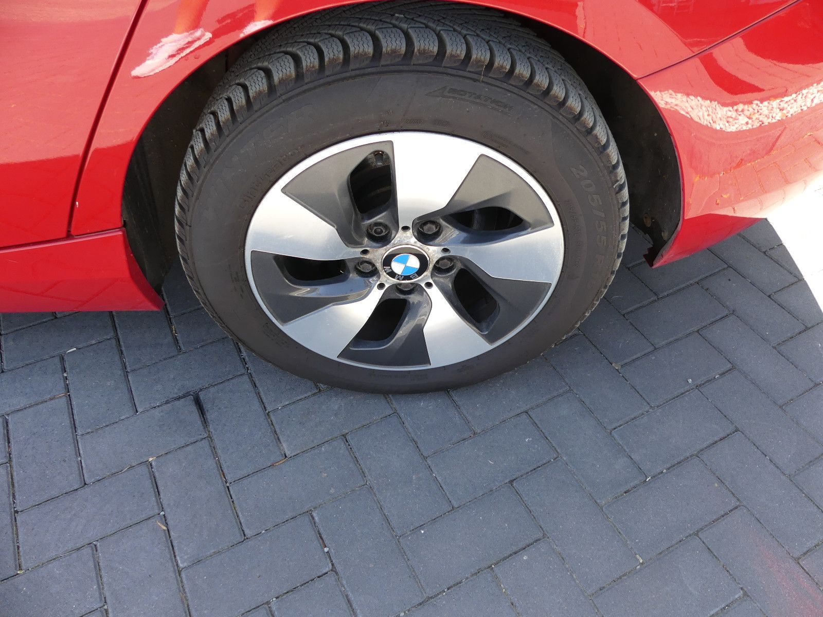 Fahrzeugabbildung BMW 118 1 Limousine 5-trg. 118 d Sport Line"2.HAND"