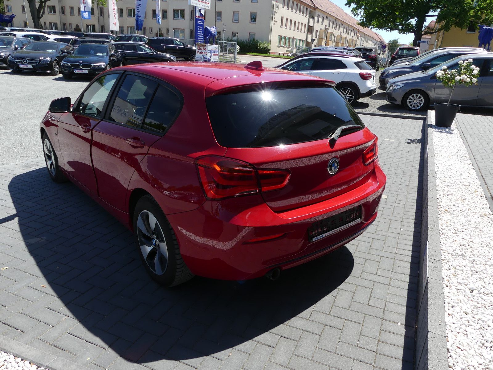 Fahrzeugabbildung BMW 118 1 Limousine 5-trg. 118 d Sport Line"2.HAND"