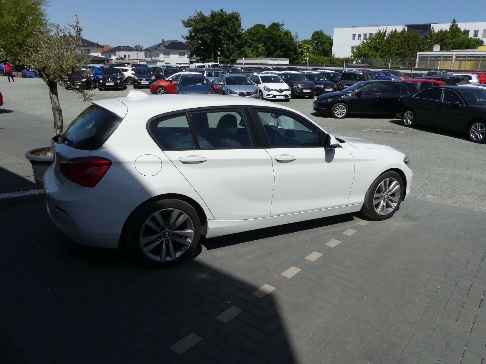 Fahrzeugabbildung BMW 118 1 Limousine 5-trg. 118 i"AUTOMATIK"