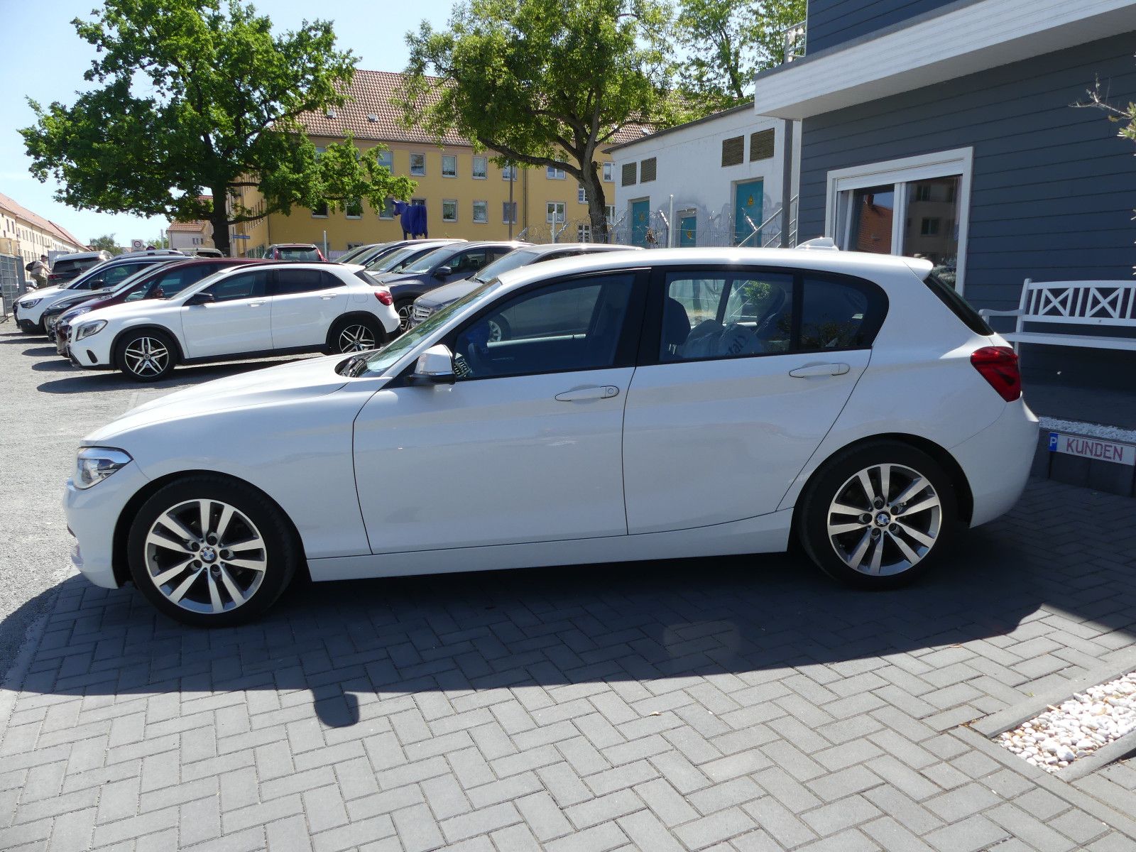 Fahrzeugabbildung BMW 118 1 Limousine 5-trg. 118 i"AUTOMATIK"