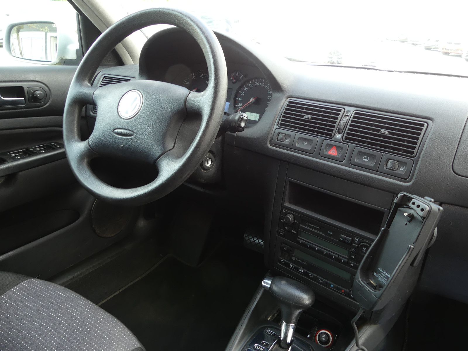 Fahrzeugabbildung Volkswagen Golf 1.6 .Automatik. Comfortline Variant"70TKM"