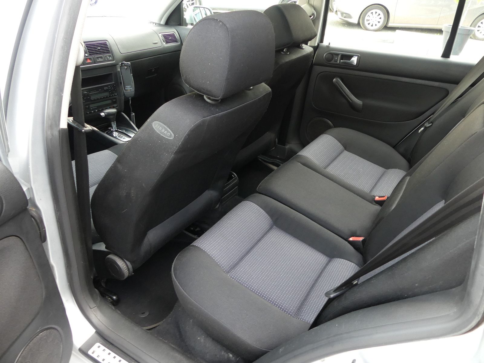 Fahrzeugabbildung Volkswagen Golf 1.6 .Automatik. Comfortline Variant"70TKM"