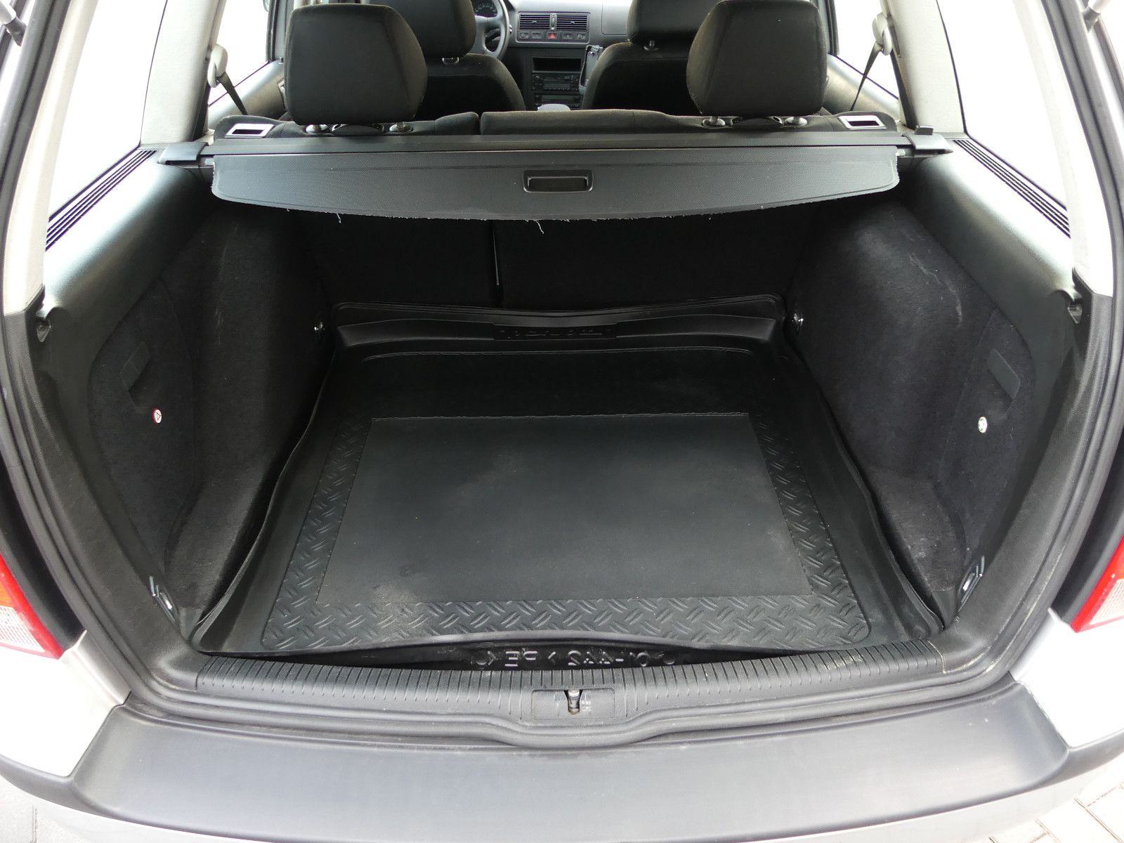 Fahrzeugabbildung Volkswagen Golf 1.6 .Automatik. Comfortline Variant"70TKM"