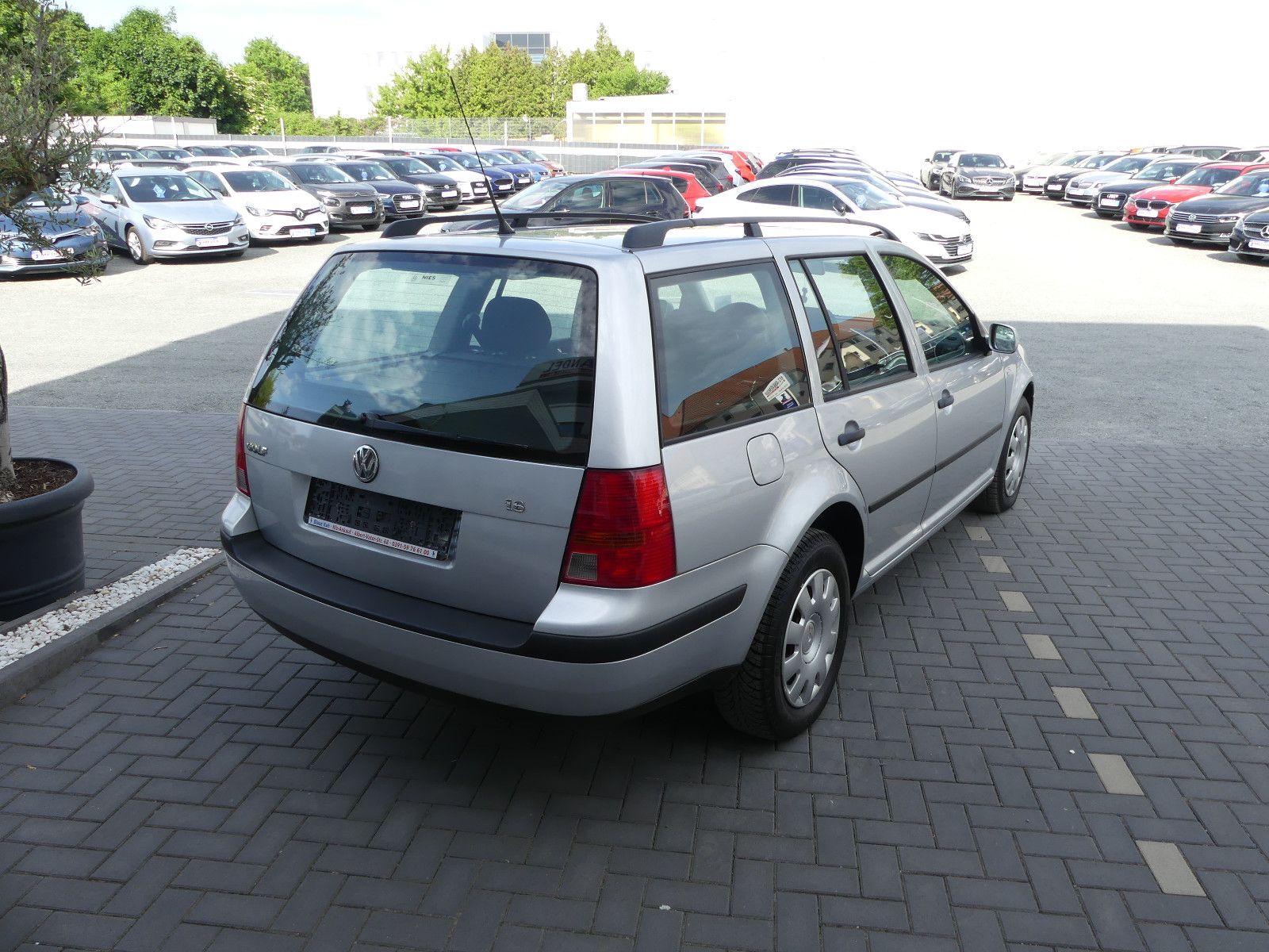 Fahrzeugabbildung Volkswagen Golf 1.6 .Automatik. Comfortline Variant"70TKM"