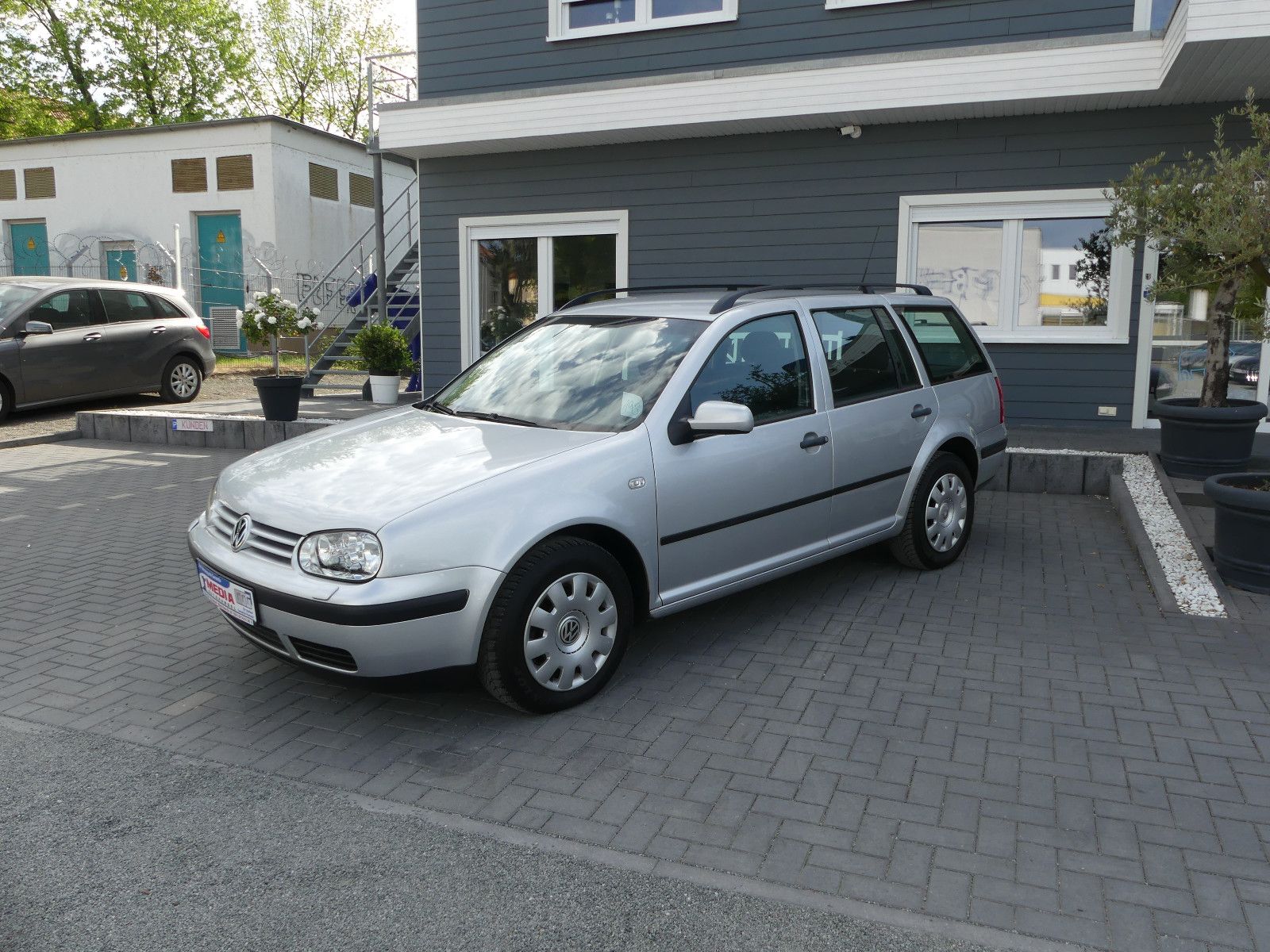 Fahrzeugabbildung Volkswagen Golf 1.6 .Automatik. Comfortline Variant"70TKM"