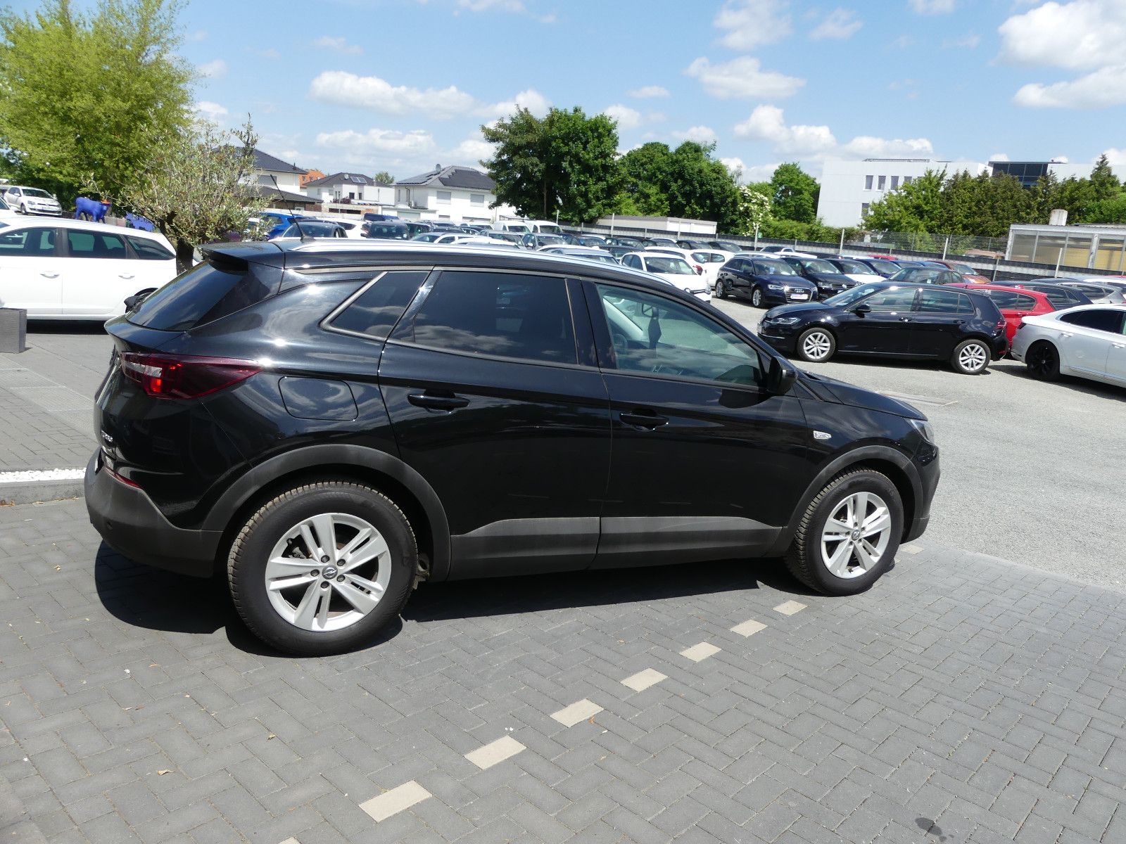 Fahrzeugabbildung Opel Grandland (X)