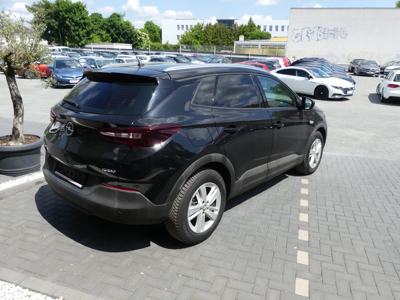 Fahrzeugabbildung Opel Grandland (X)