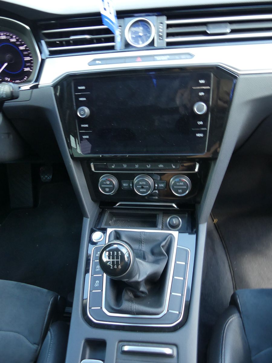 Fahrzeugabbildung Volkswagen Passat"1.HAND"