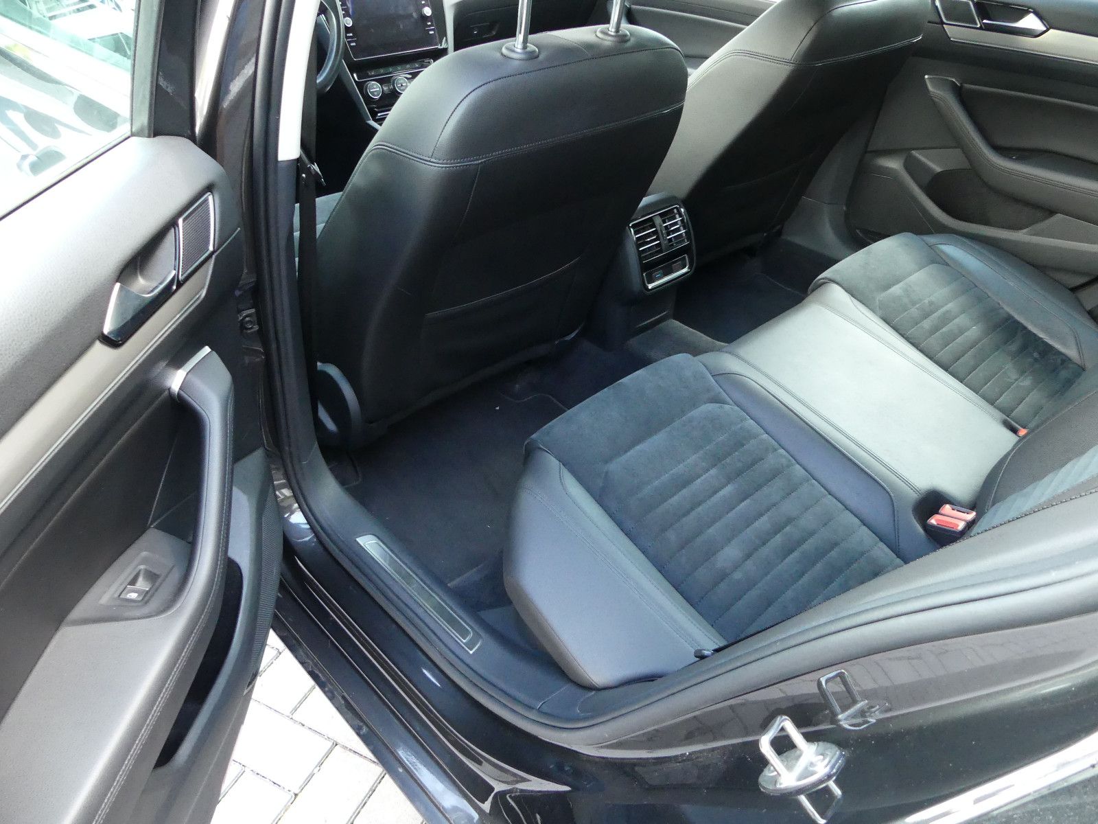 Fahrzeugabbildung Volkswagen Passat"1.HAND"