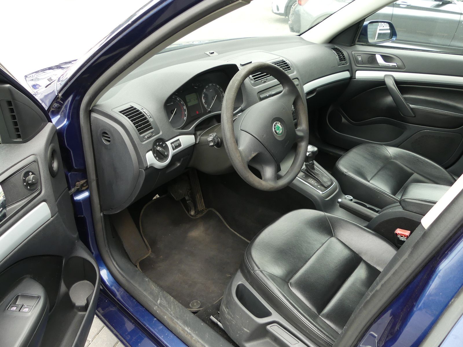 Fahrzeugabbildung SKODA Octavia Combi Ambiente"AUTOMATIK"