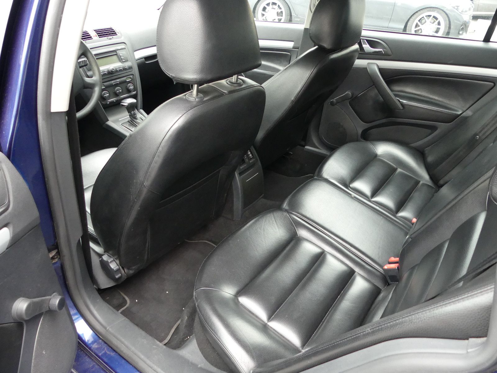 Fahrzeugabbildung SKODA Octavia Combi Ambiente"AUTOMATIK"