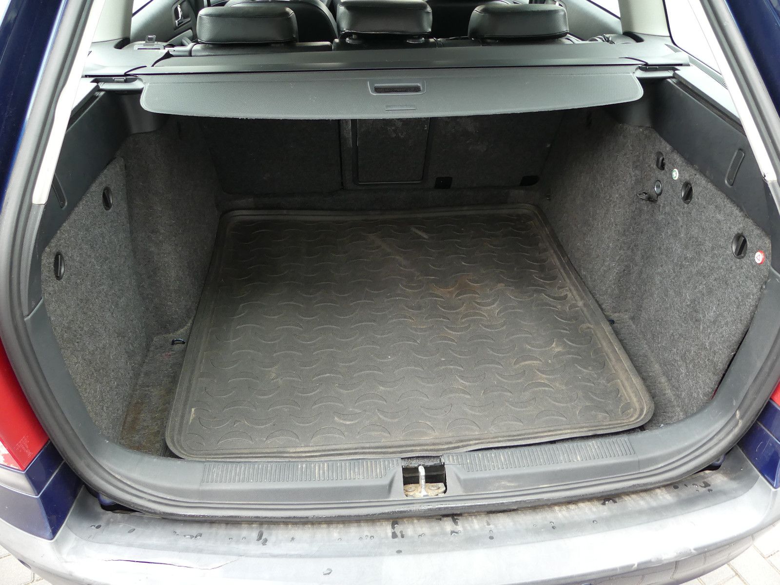 Fahrzeugabbildung SKODA Octavia Combi Ambiente"AUTOMATIK"