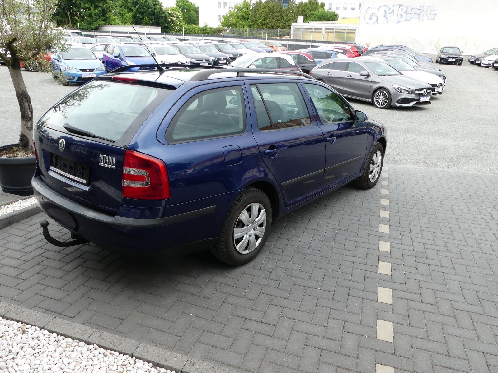 Fahrzeugabbildung SKODA Octavia Combi Ambiente"AUTOMATIK"
