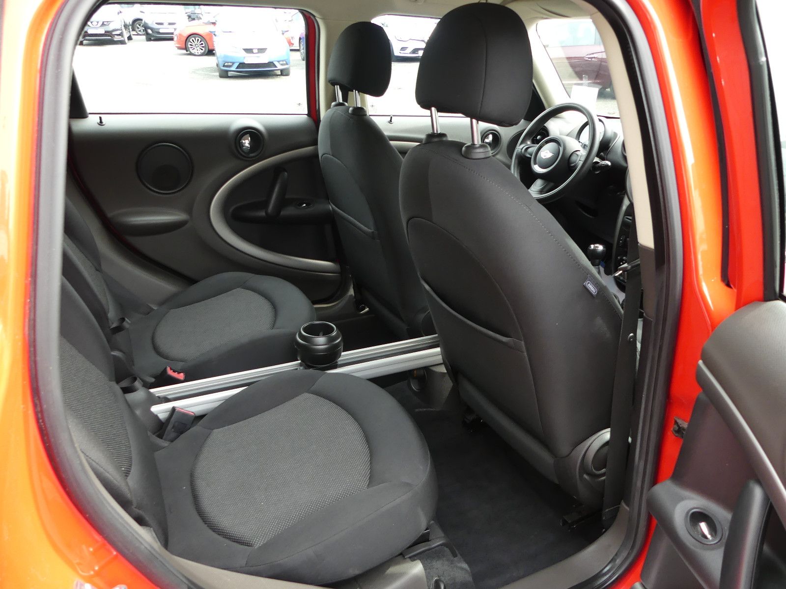 Fahrzeugabbildung MINI ONE Countryman One, 1,6