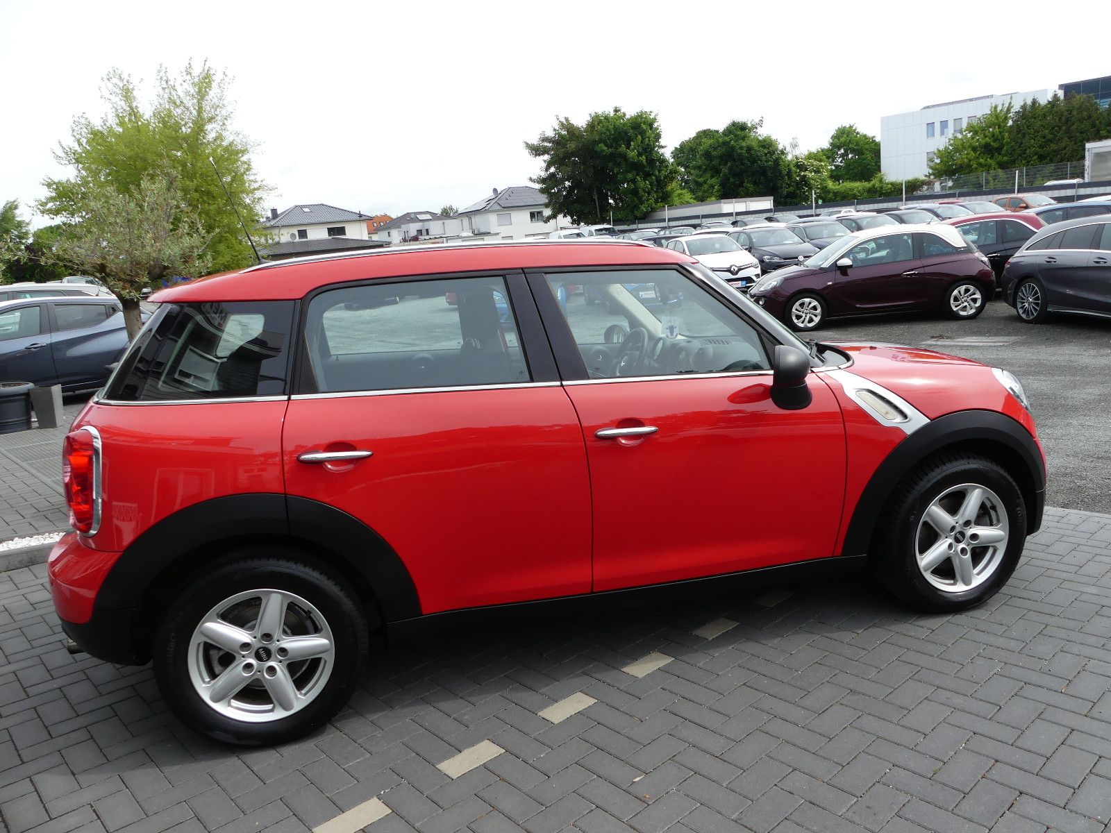 Fahrzeugabbildung MINI ONE Countryman One, 1,6