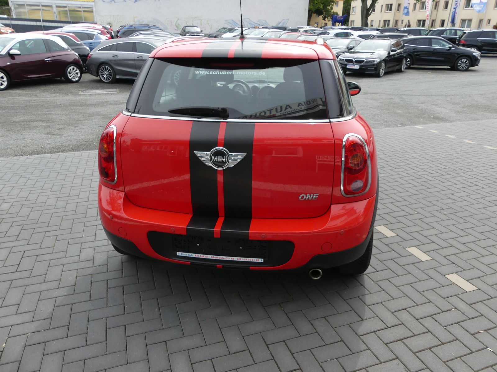 Fahrzeugabbildung MINI ONE Countryman One, 1,6