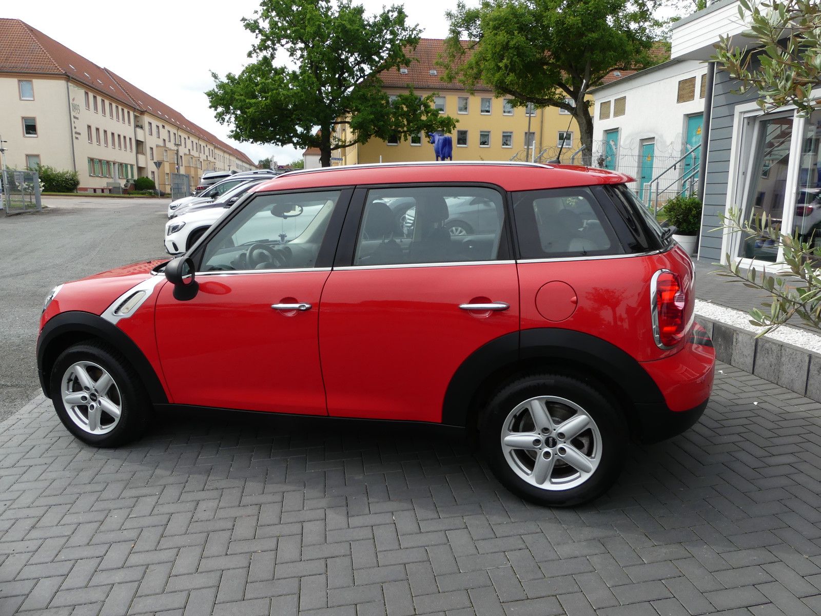 Fahrzeugabbildung MINI ONE Countryman One, 1,6