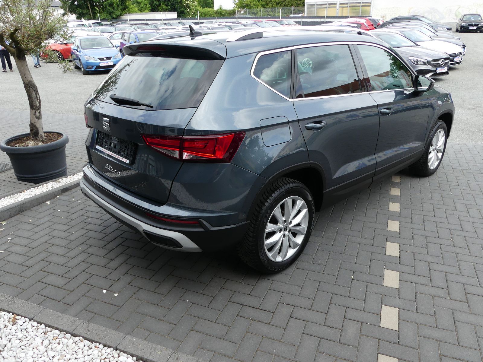 Fahrzeugabbildung SEAT Ateca Style"AUTOMATIK"
