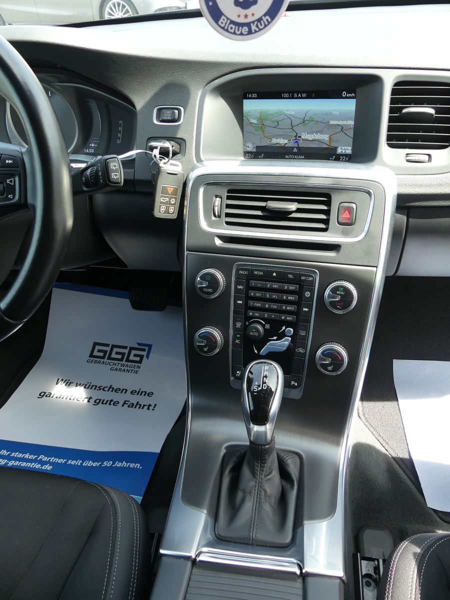 Fahrzeugabbildung Volvo V60 Kombi Momentum"AUTOMATIK"