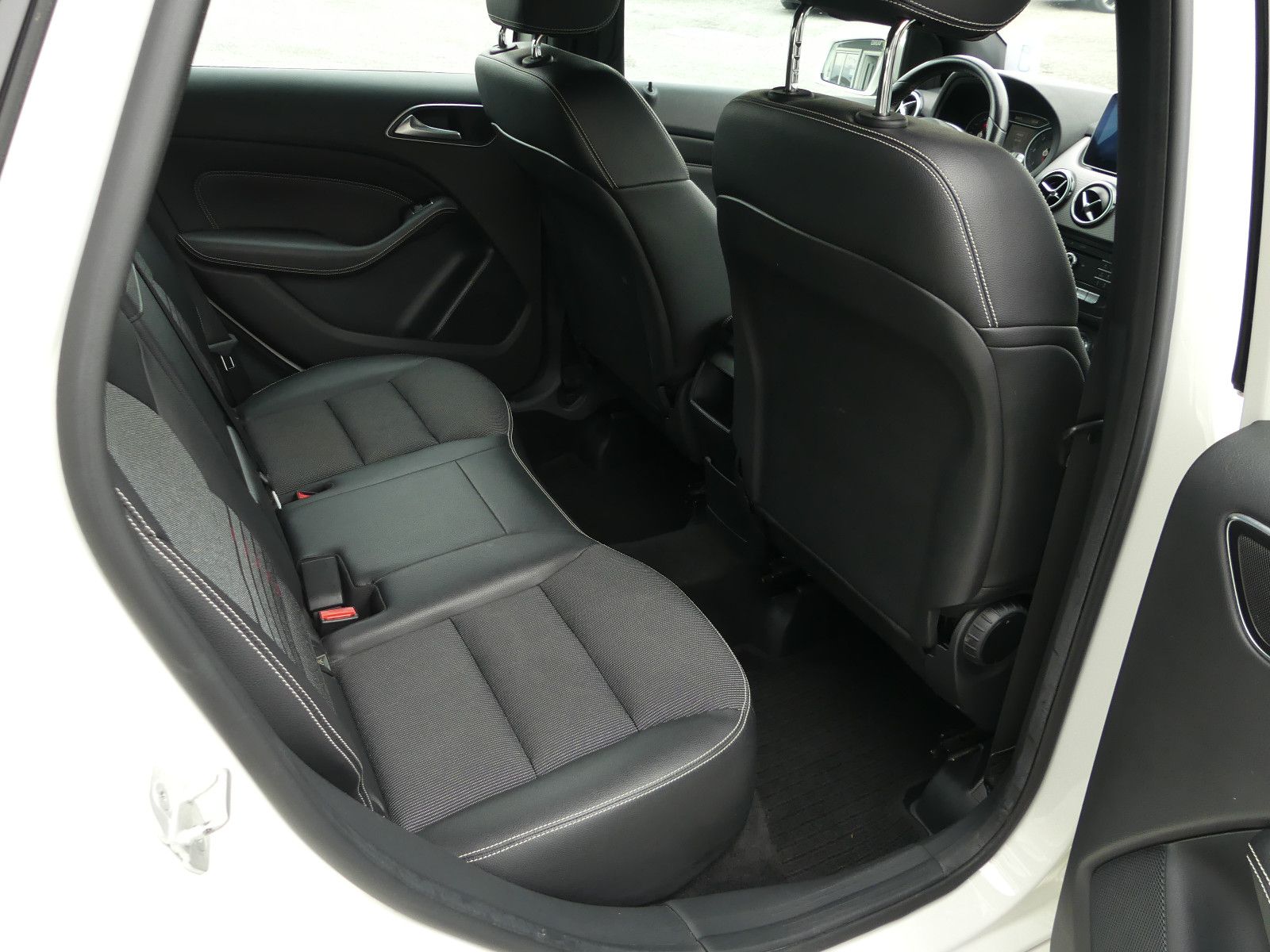 Fahrzeugabbildung Mercedes-Benz B 220 B B 220 CDI / d "2.HAND"