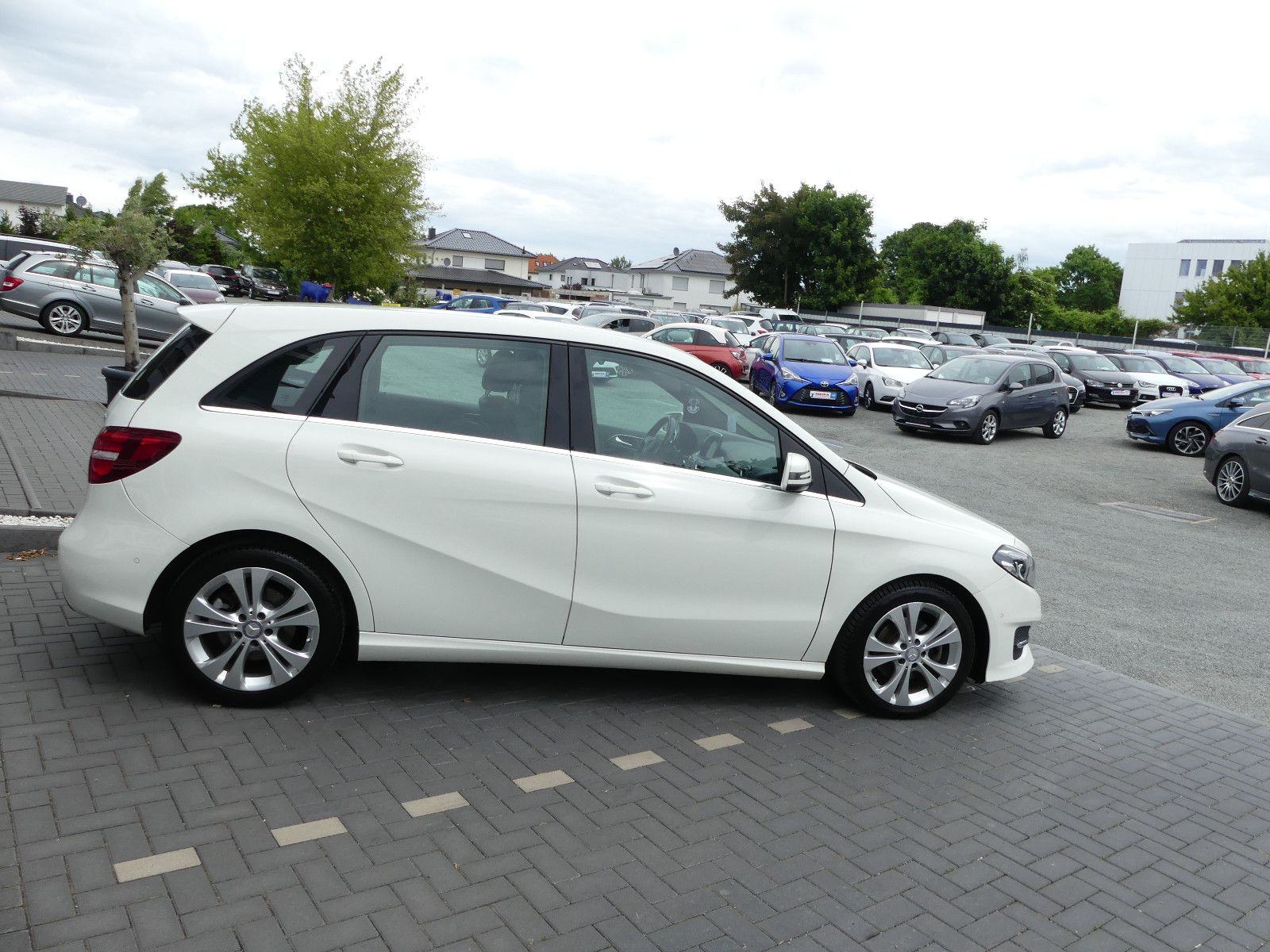 Fahrzeugabbildung Mercedes-Benz B 220 B B 220 CDI / d "2.HAND"