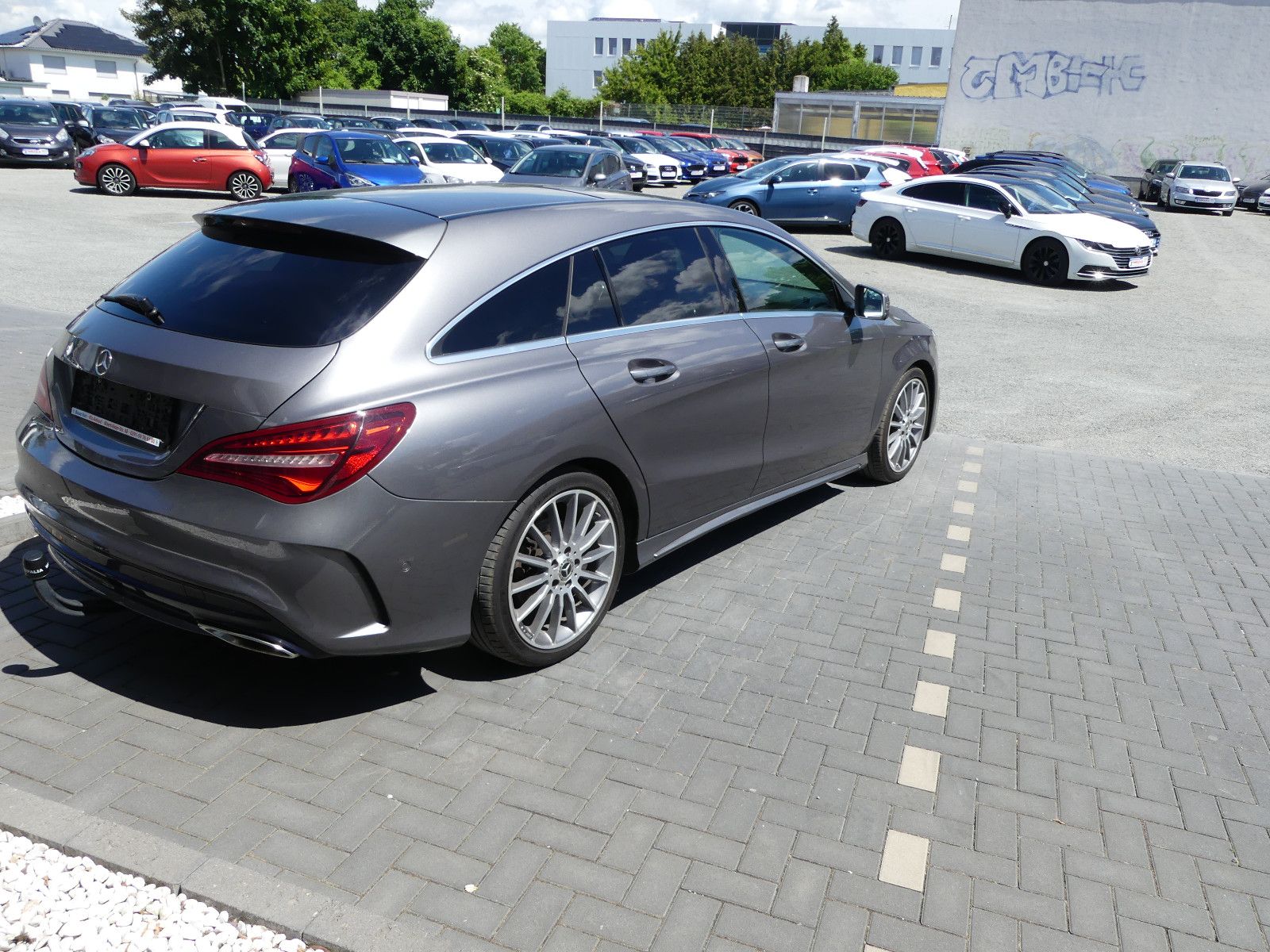 Fahrzeugabbildung Mercedes-Benz CLA Shooting Brake CLA 200 AMG - Line