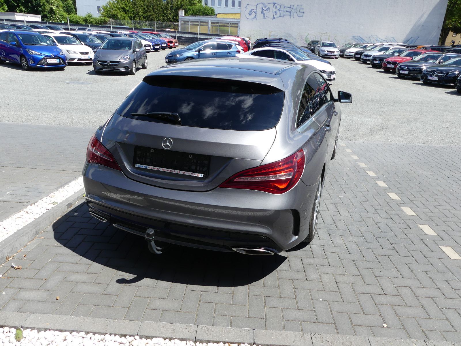 Fahrzeugabbildung Mercedes-Benz CLA Shooting Brake CLA 200 AMG - Line