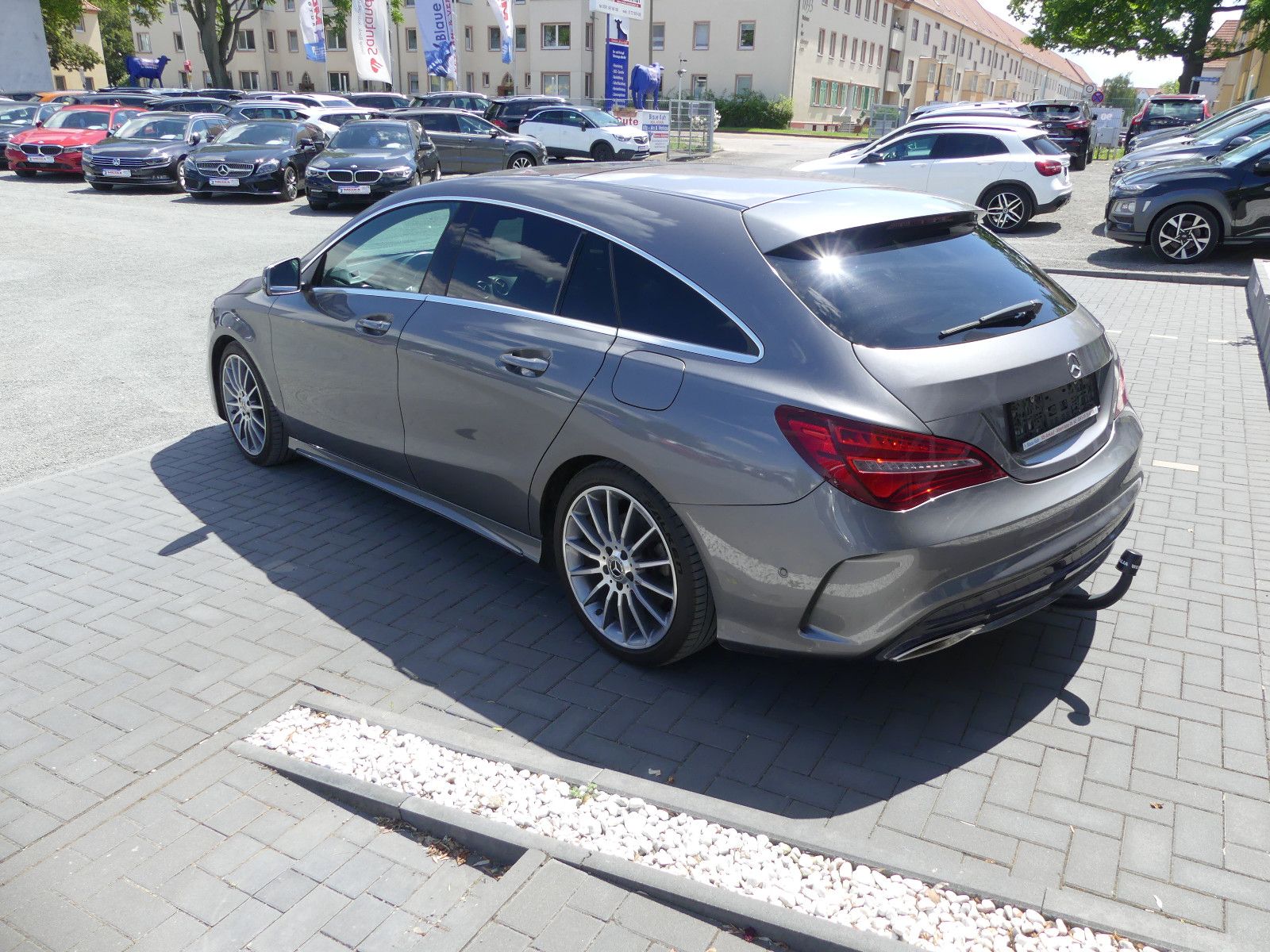 Fahrzeugabbildung Mercedes-Benz CLA Shooting Brake CLA 200 AMG - Line