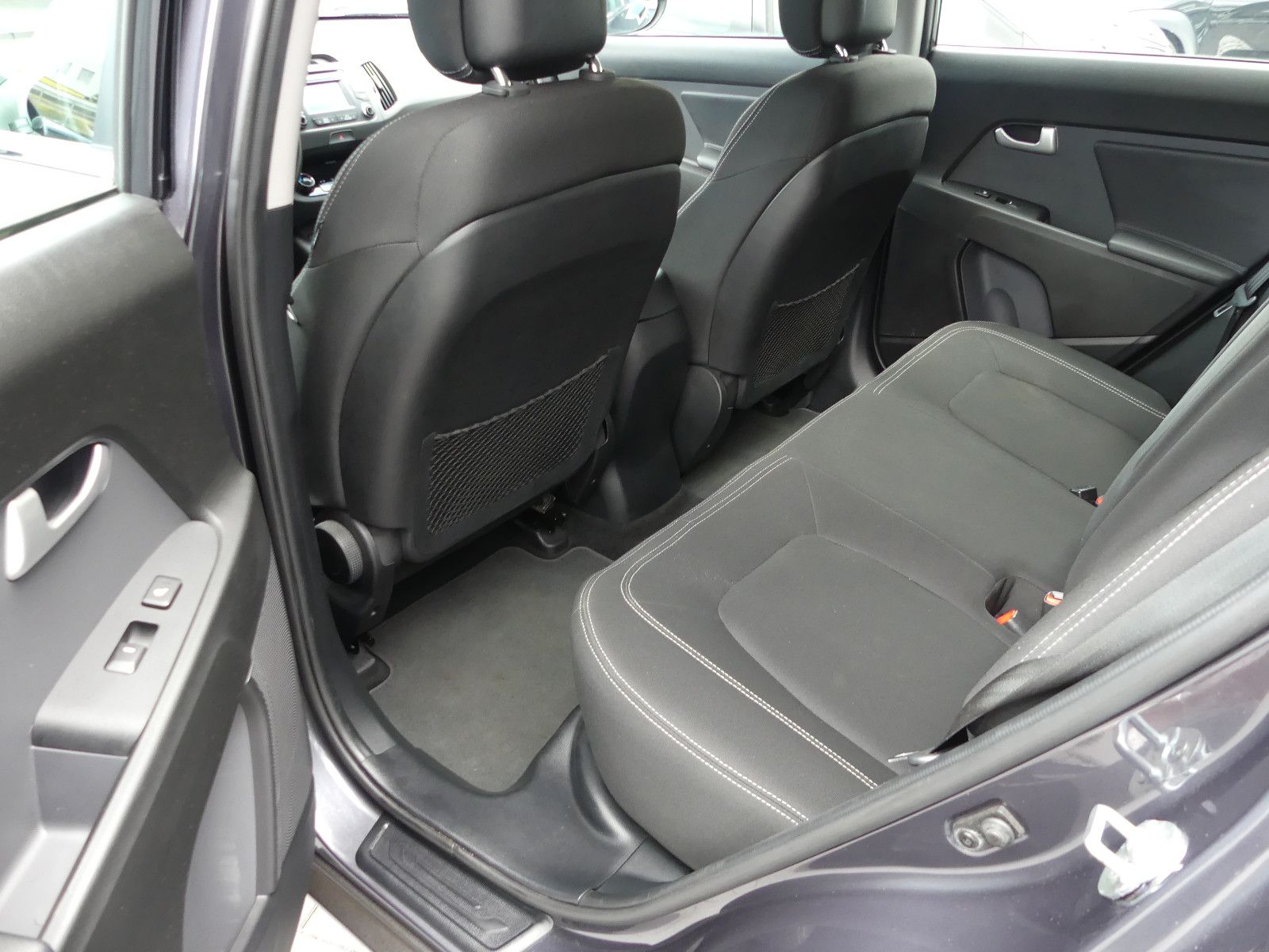 Fahrzeugabbildung Kia Sportage Vision 2WD "22TKM"SCHECKHEFTGEP."