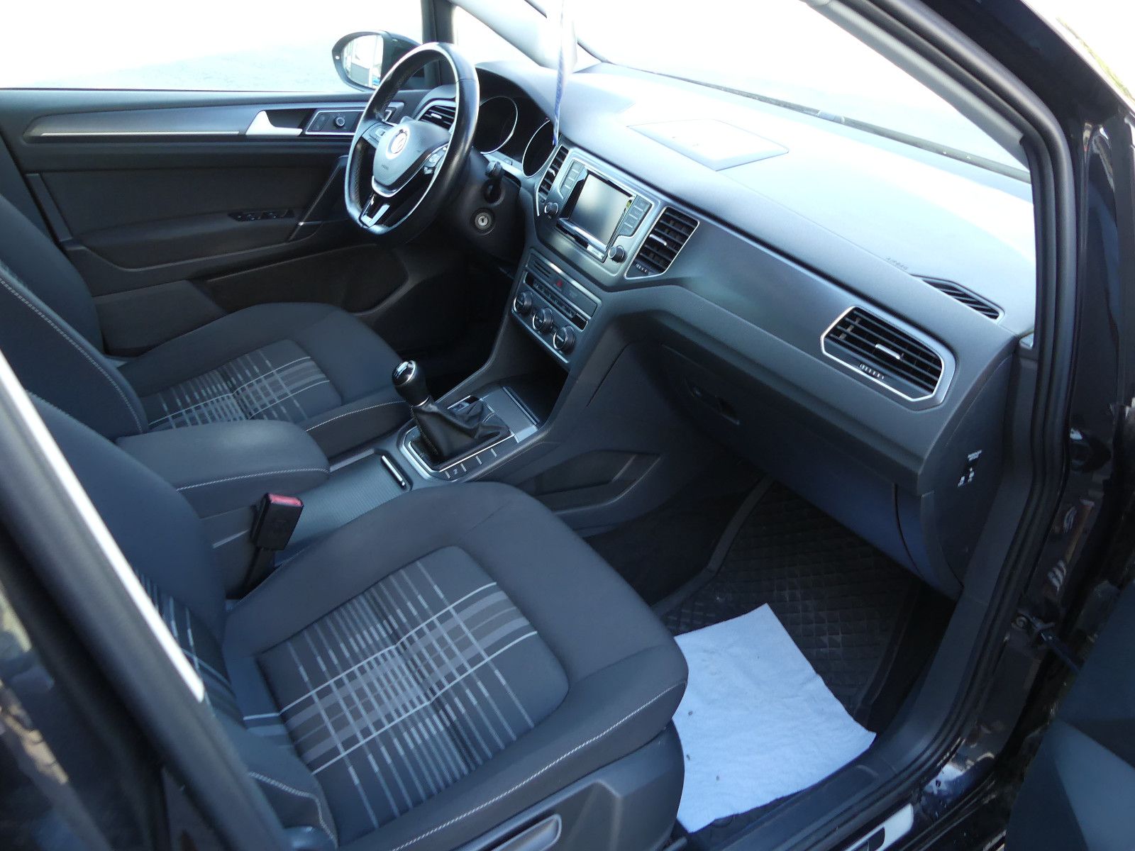 Fahrzeugabbildung Volkswagen Golf Sportsvan VII Lounge BMT/Start-Stopp"2.HAND
