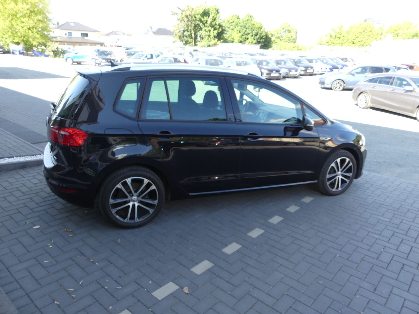 Fahrzeugabbildung Volkswagen Golf Sportsvan VII Lounge BMT/Start-Stopp"2.HAND