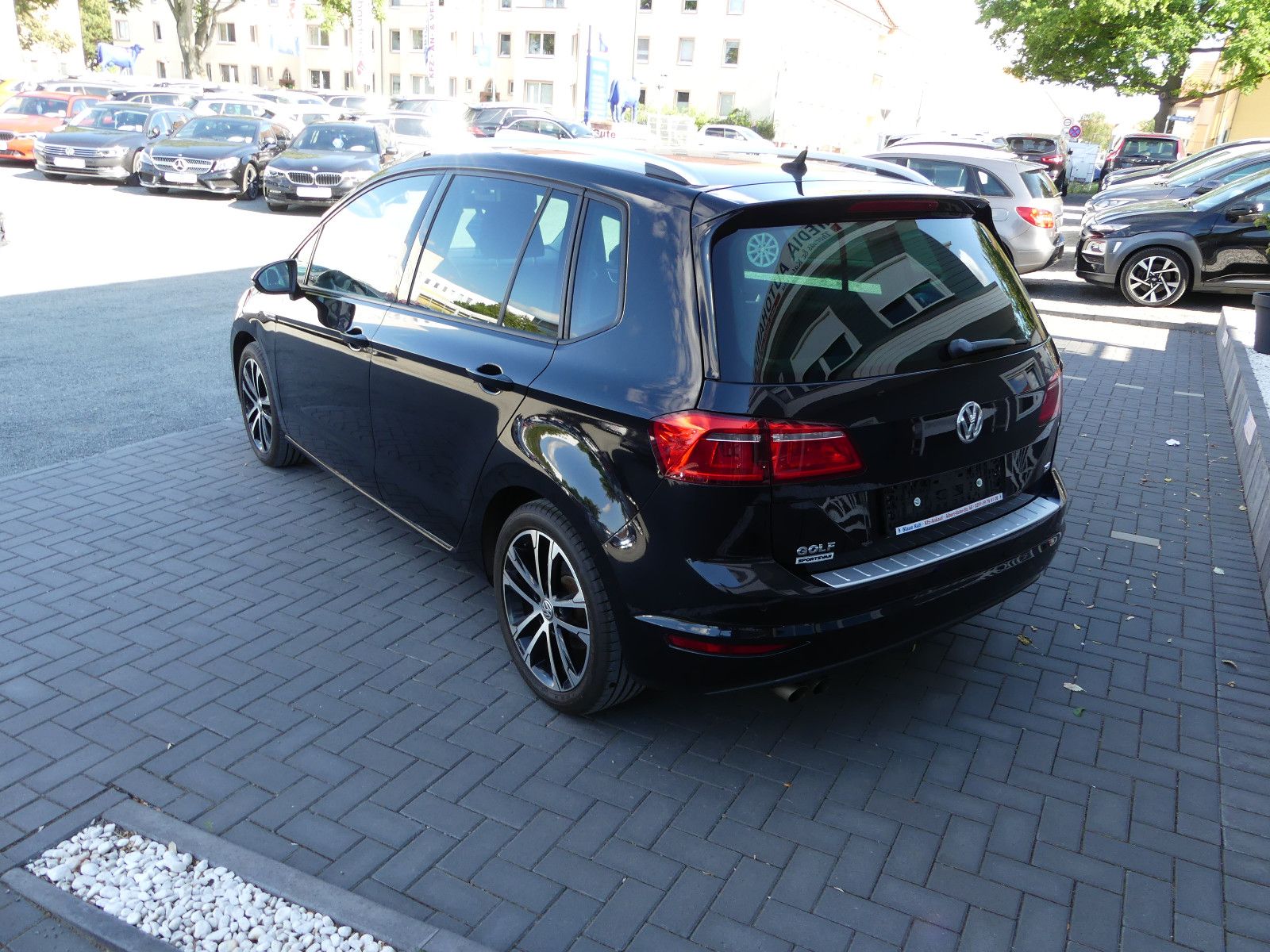 Fahrzeugabbildung Volkswagen Golf Sportsvan VII Lounge BMT/Start-Stopp"2.HAND