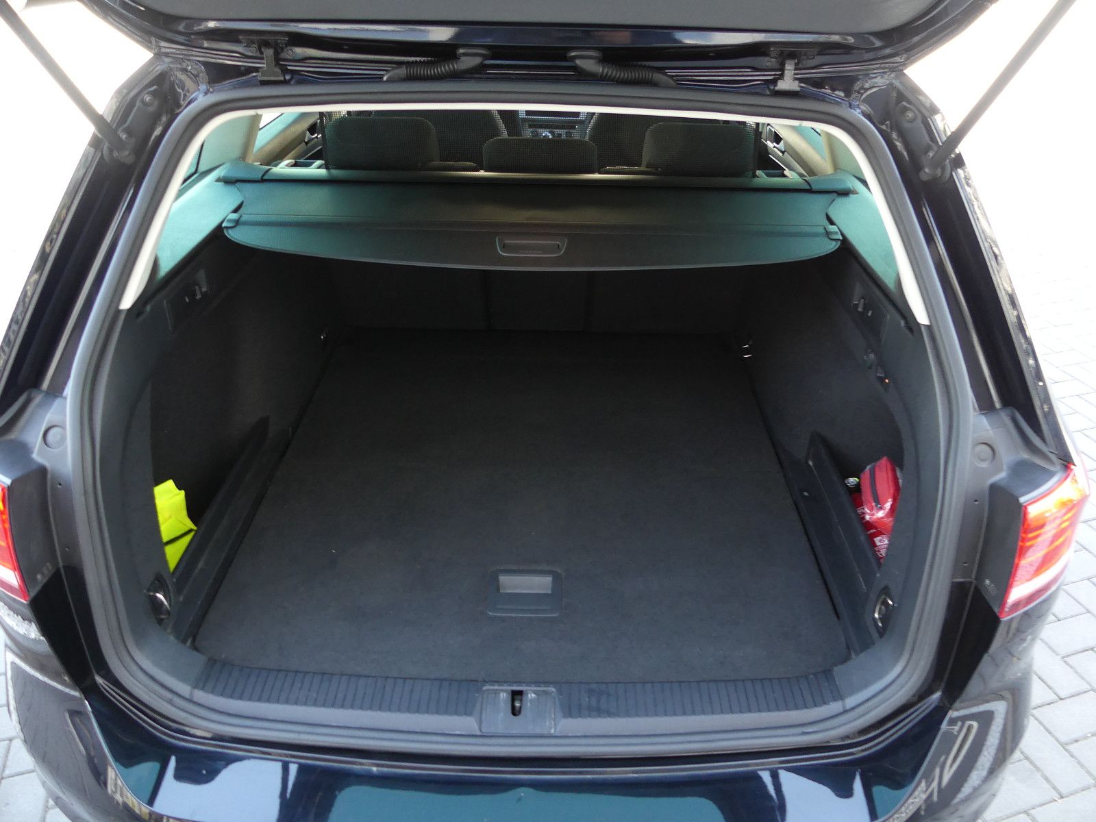 Fahrzeugabbildung Volkswagen Passat Variant Comfortline BMT/Start-Stopp