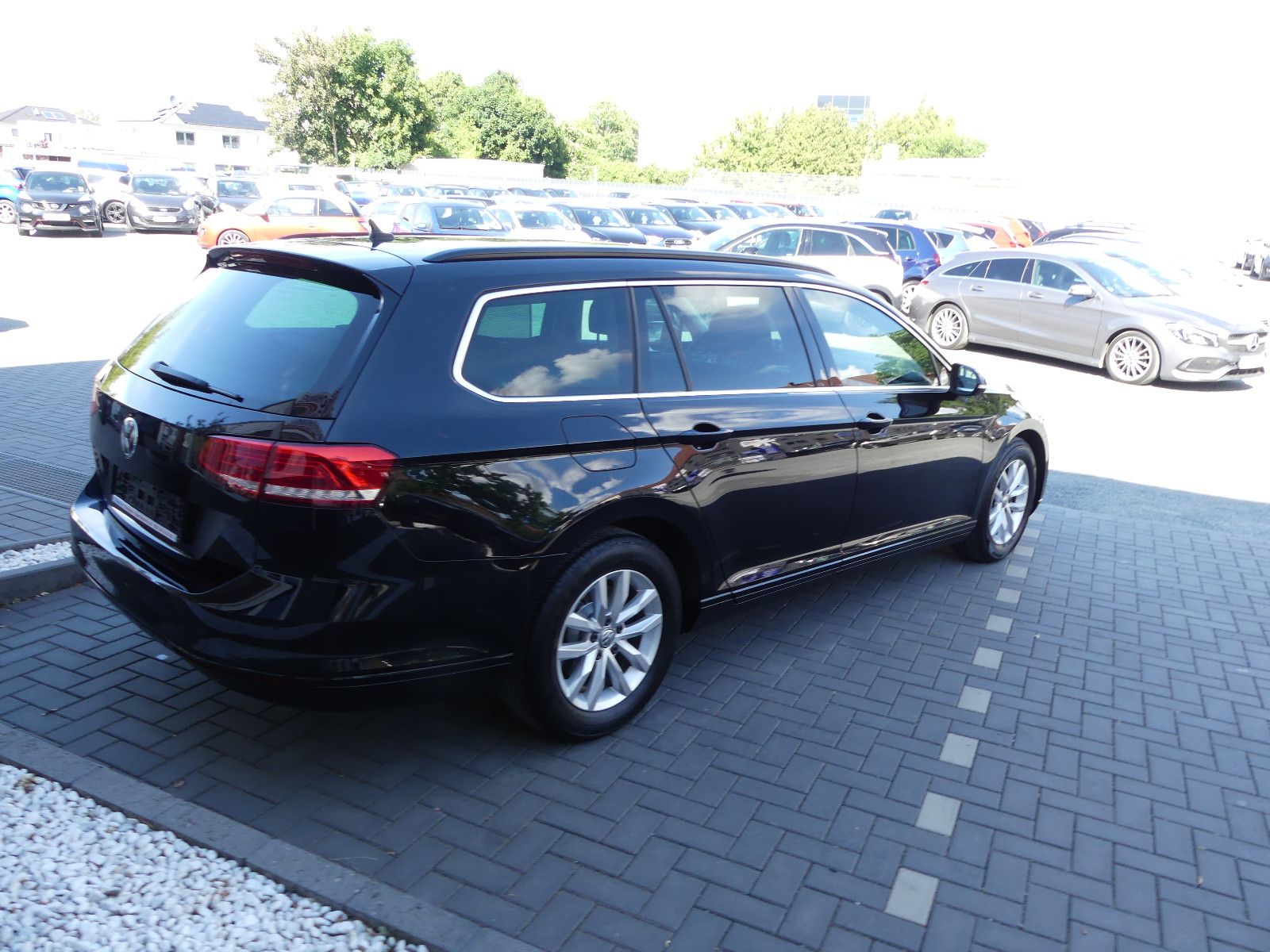 Fahrzeugabbildung Volkswagen Passat Variant Comfortline BMT/Start-Stopp