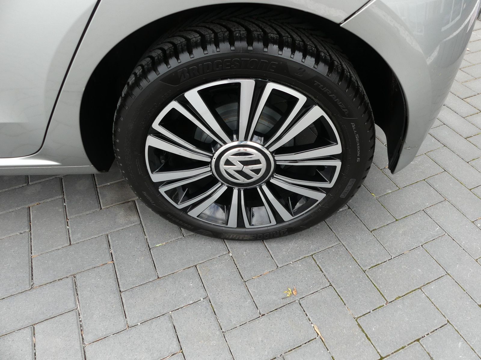 Fahrzeugabbildung Volkswagen up! join up! Start-Stopp