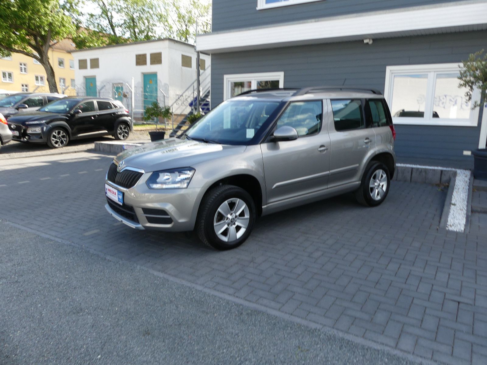 Fahrzeugabbildung SKODA Yeti Active "SCHECKHEFTGEPF."52TKM"
