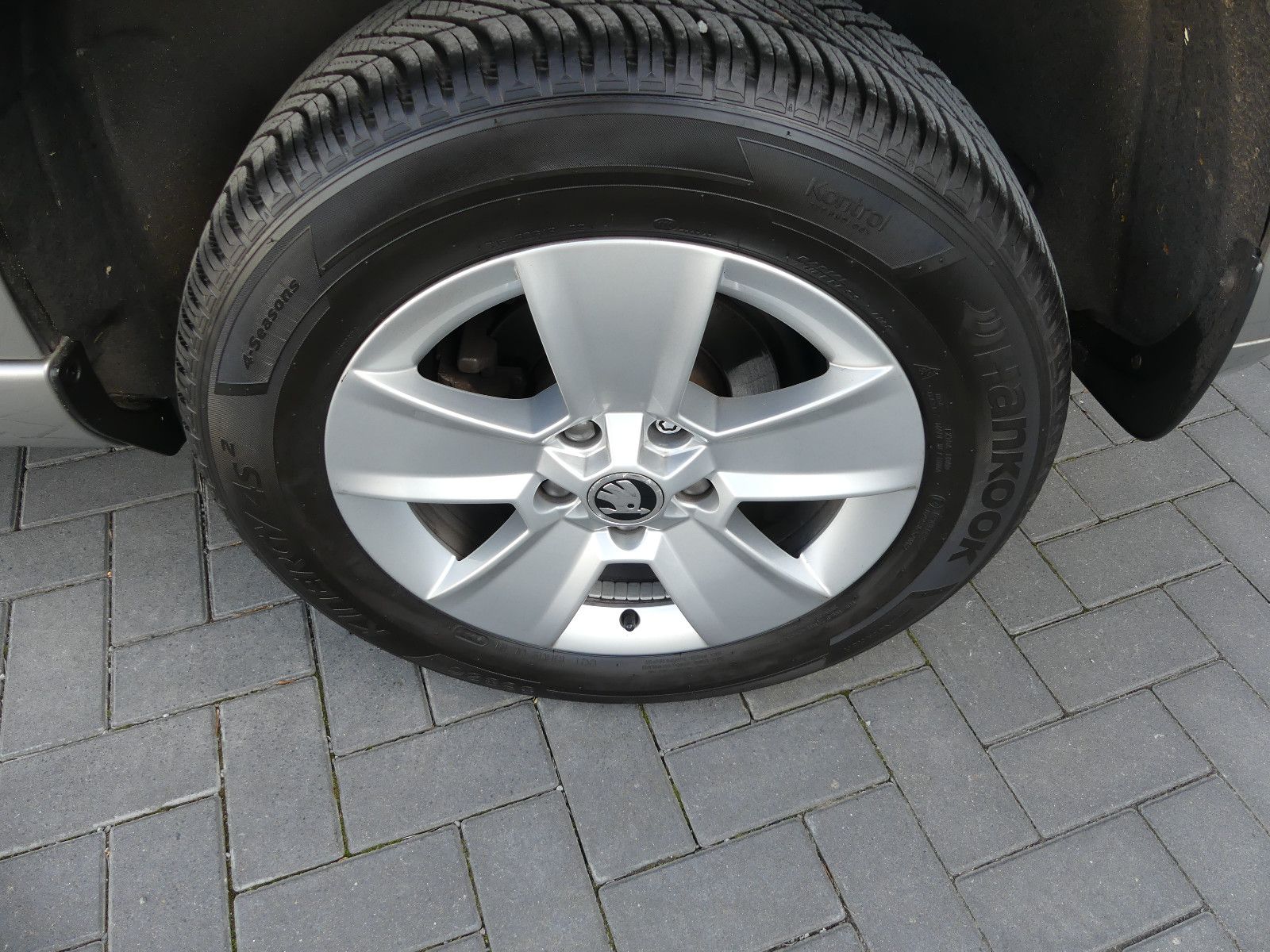 Fahrzeugabbildung SKODA Yeti Active "SCHECKHEFTGEPF."52TKM"