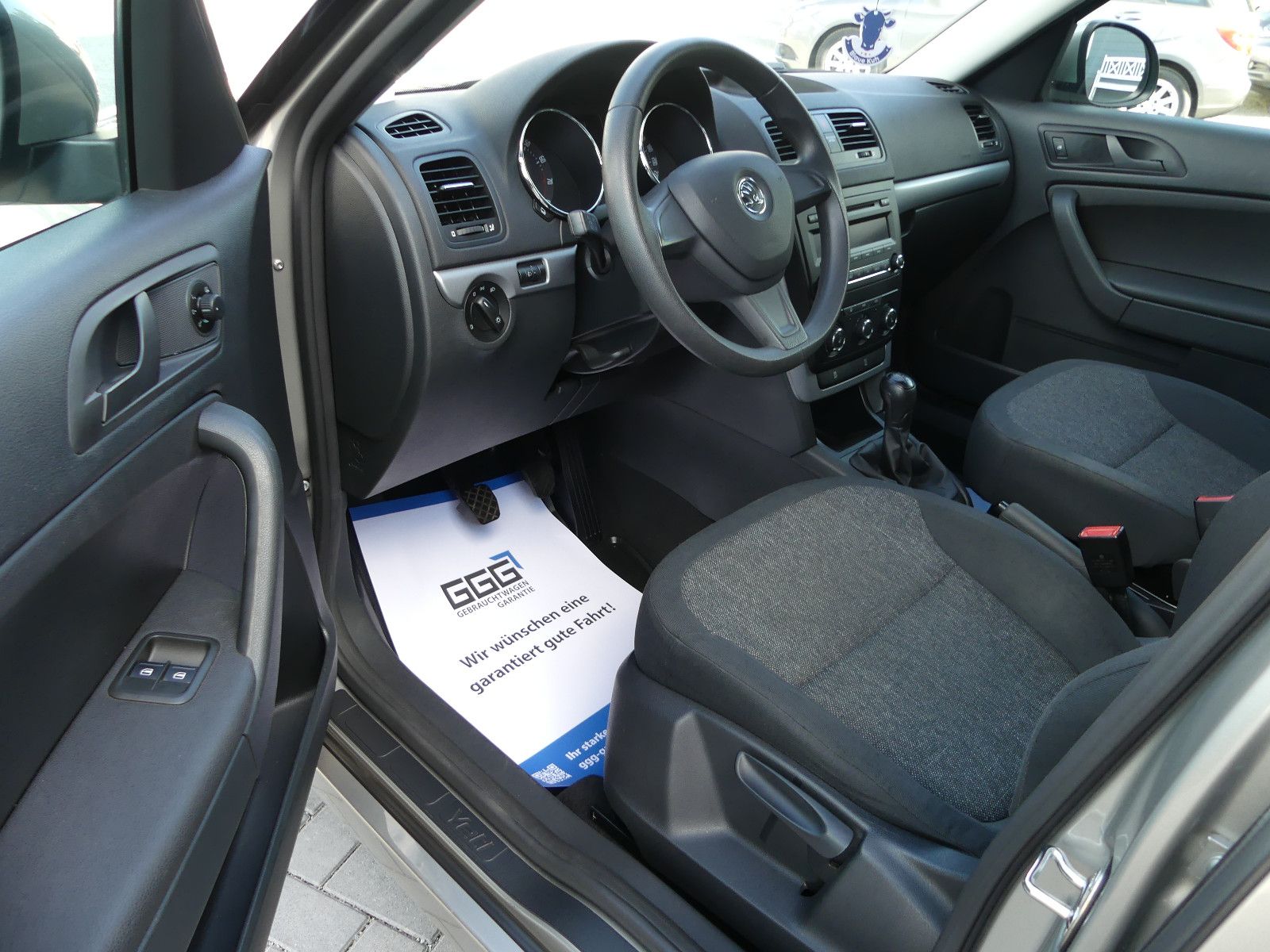 Fahrzeugabbildung SKODA Yeti Active "SCHECKHEFTGEPF."52TKM"