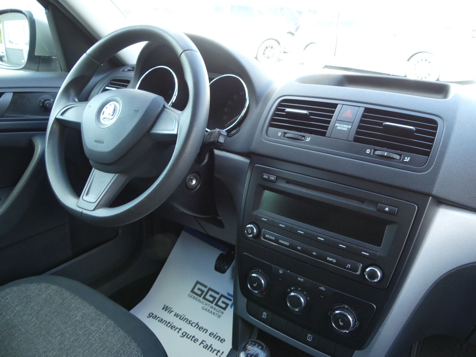 Fahrzeugabbildung SKODA Yeti Active "SCHECKHEFTGEPF."52TKM"