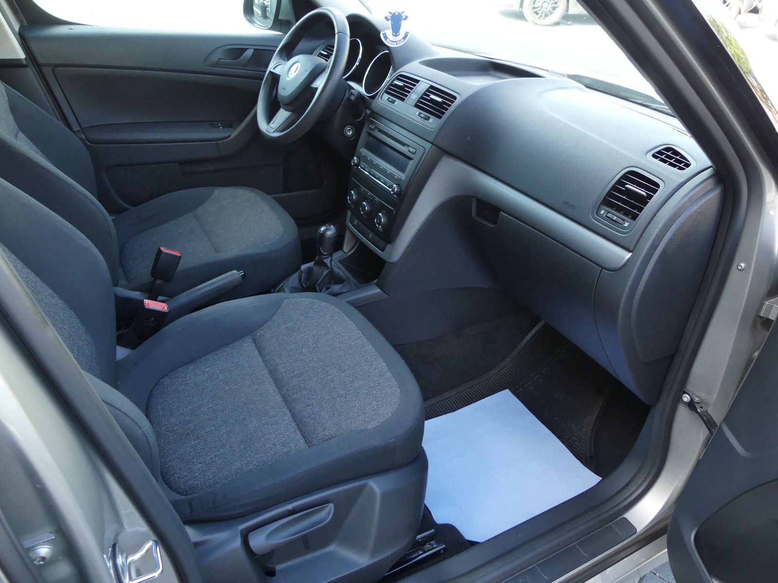 Fahrzeugabbildung SKODA Yeti Active "SCHECKHEFTGEPF."52TKM"