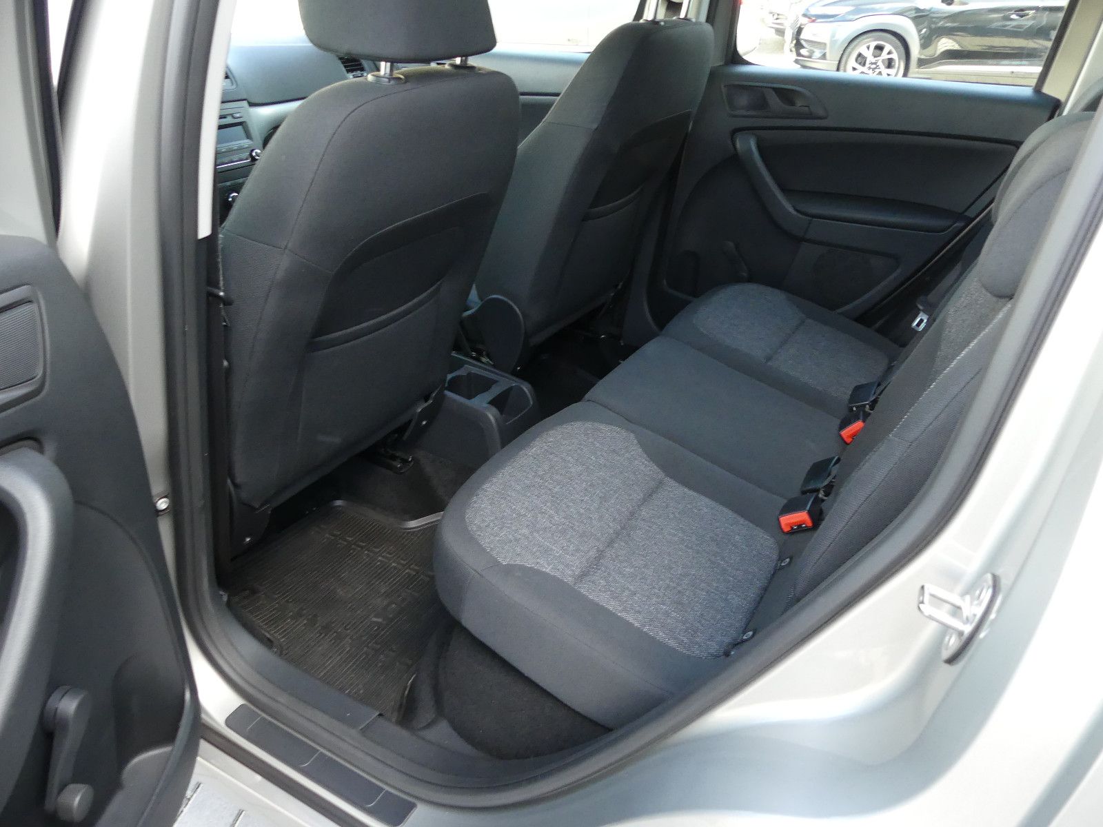 Fahrzeugabbildung SKODA Yeti Active "SCHECKHEFTGEPF."52TKM"