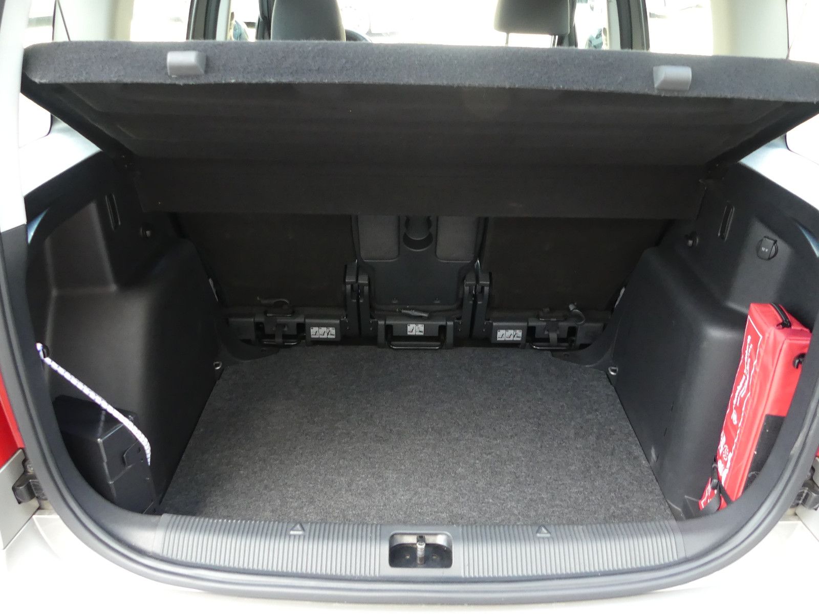 Fahrzeugabbildung SKODA Yeti Active "SCHECKHEFTGEPF."52TKM"