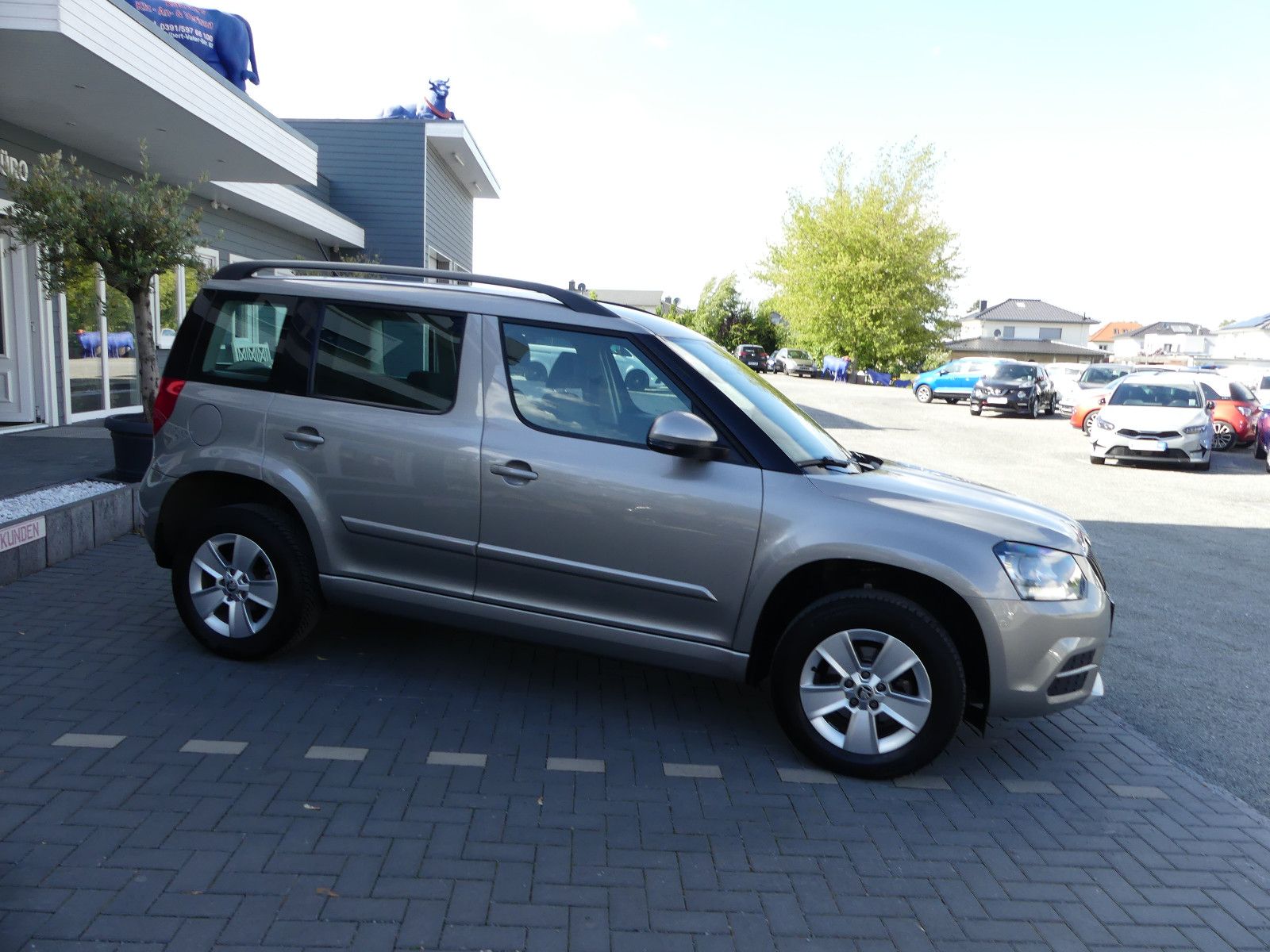 Fahrzeugabbildung SKODA Yeti Active "SCHECKHEFTGEPF."52TKM"