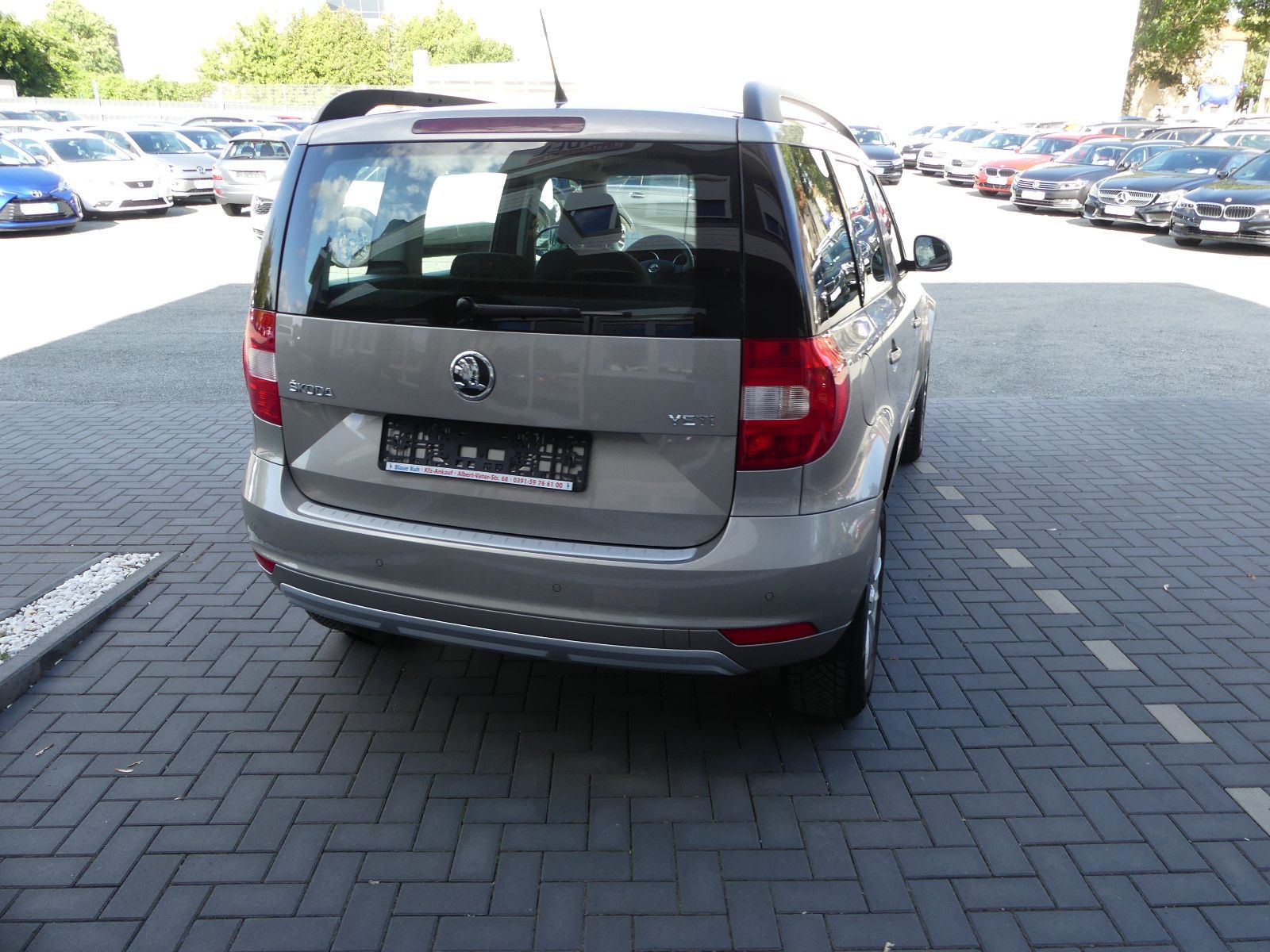 Fahrzeugabbildung SKODA Yeti Active "SCHECKHEFTGEPF."52TKM"