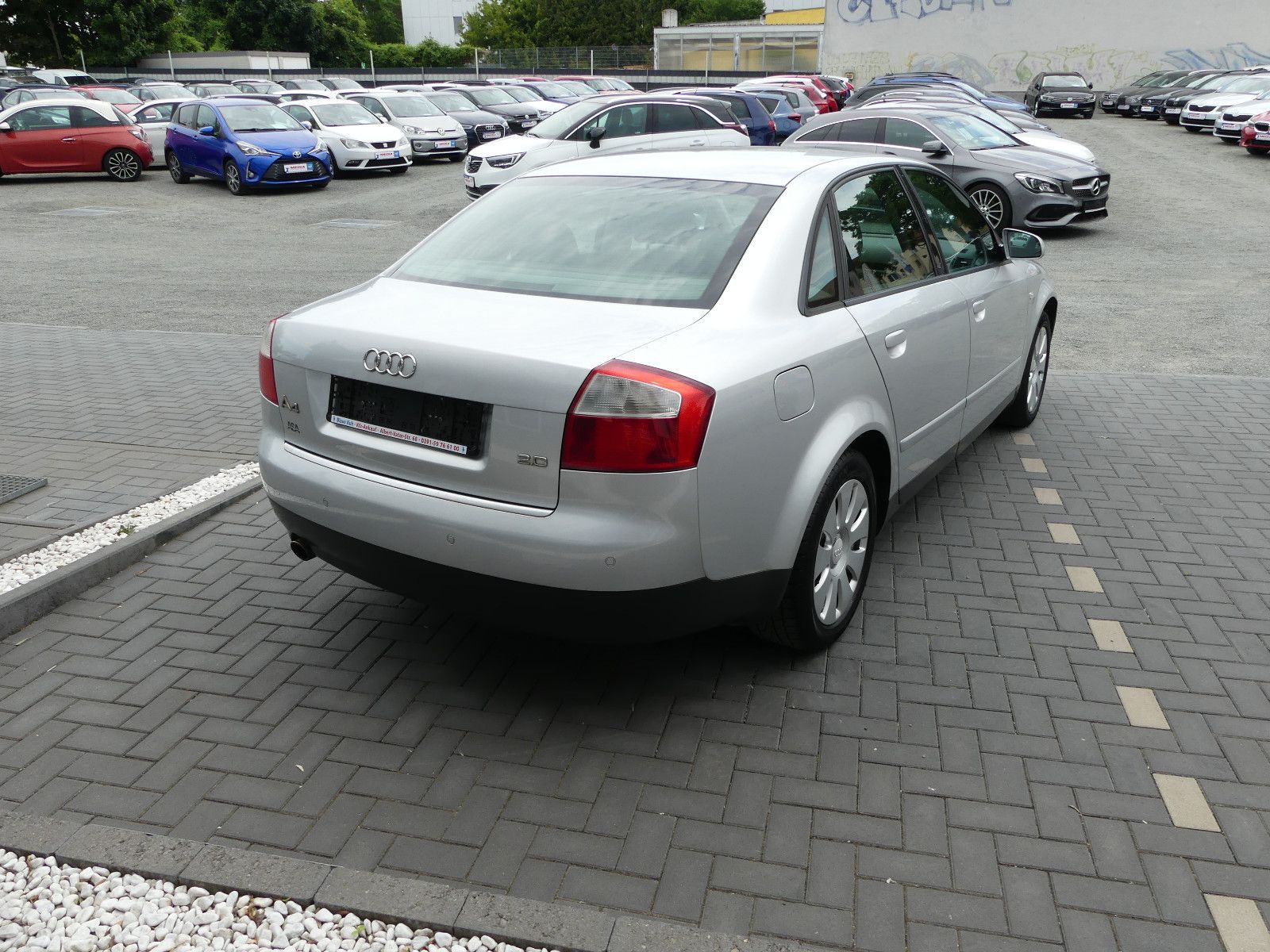 Fahrzeugabbildung Audi A4 2.0 multitronic