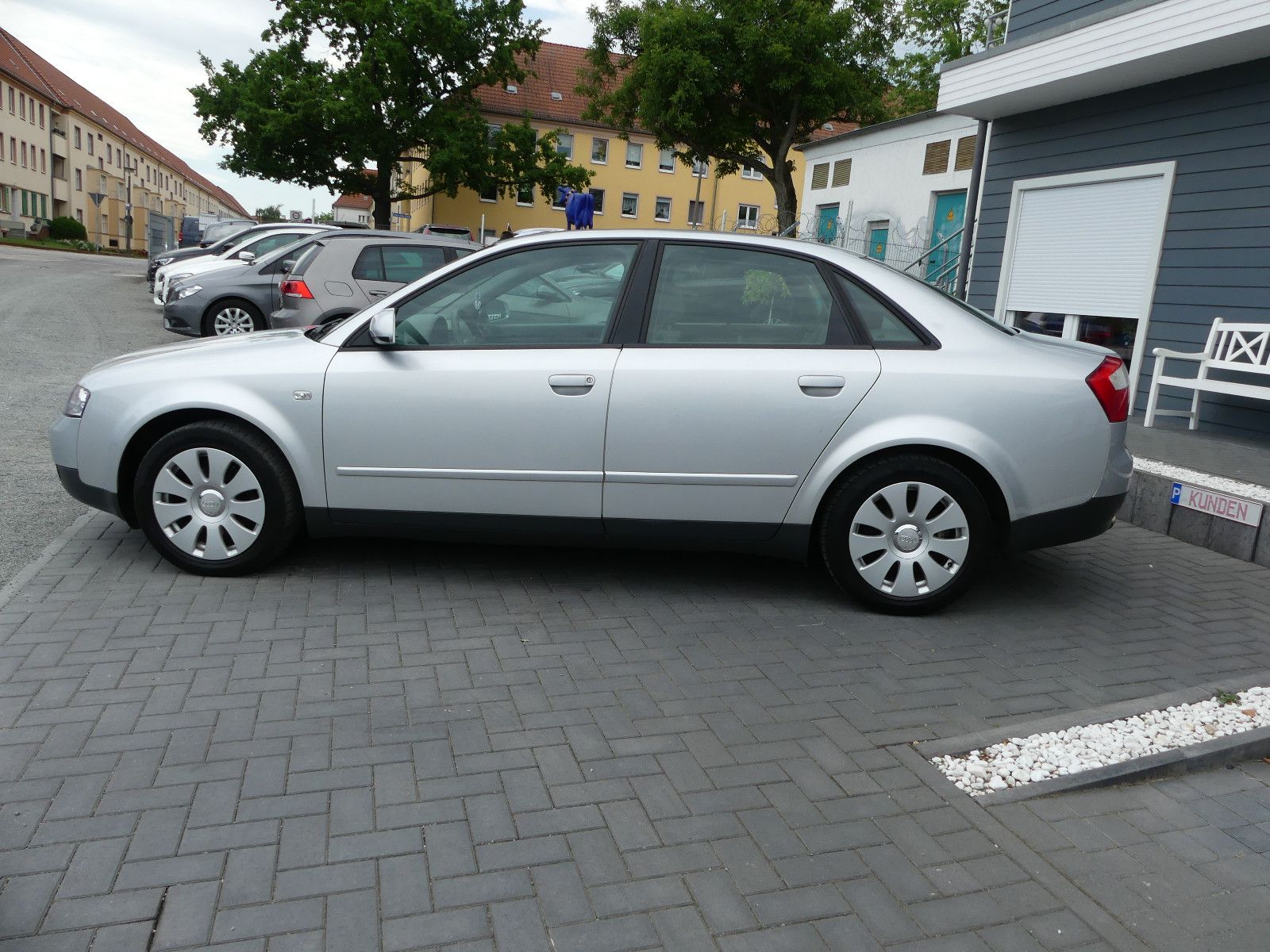 Fahrzeugabbildung Audi A4 2.0 multitronic
