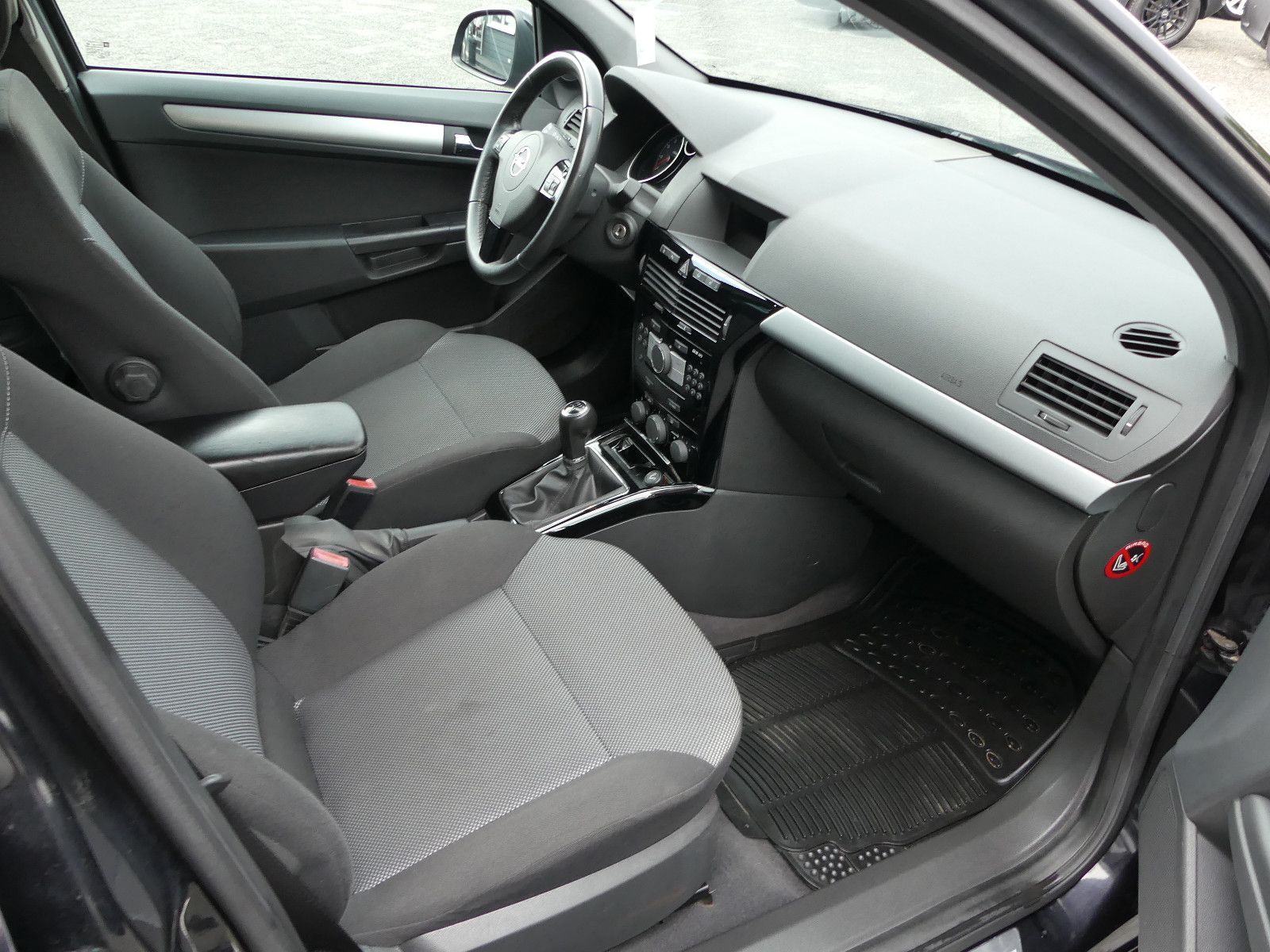 Fahrzeugabbildung Opel Astra H Caravan Edition "111 Jahre"