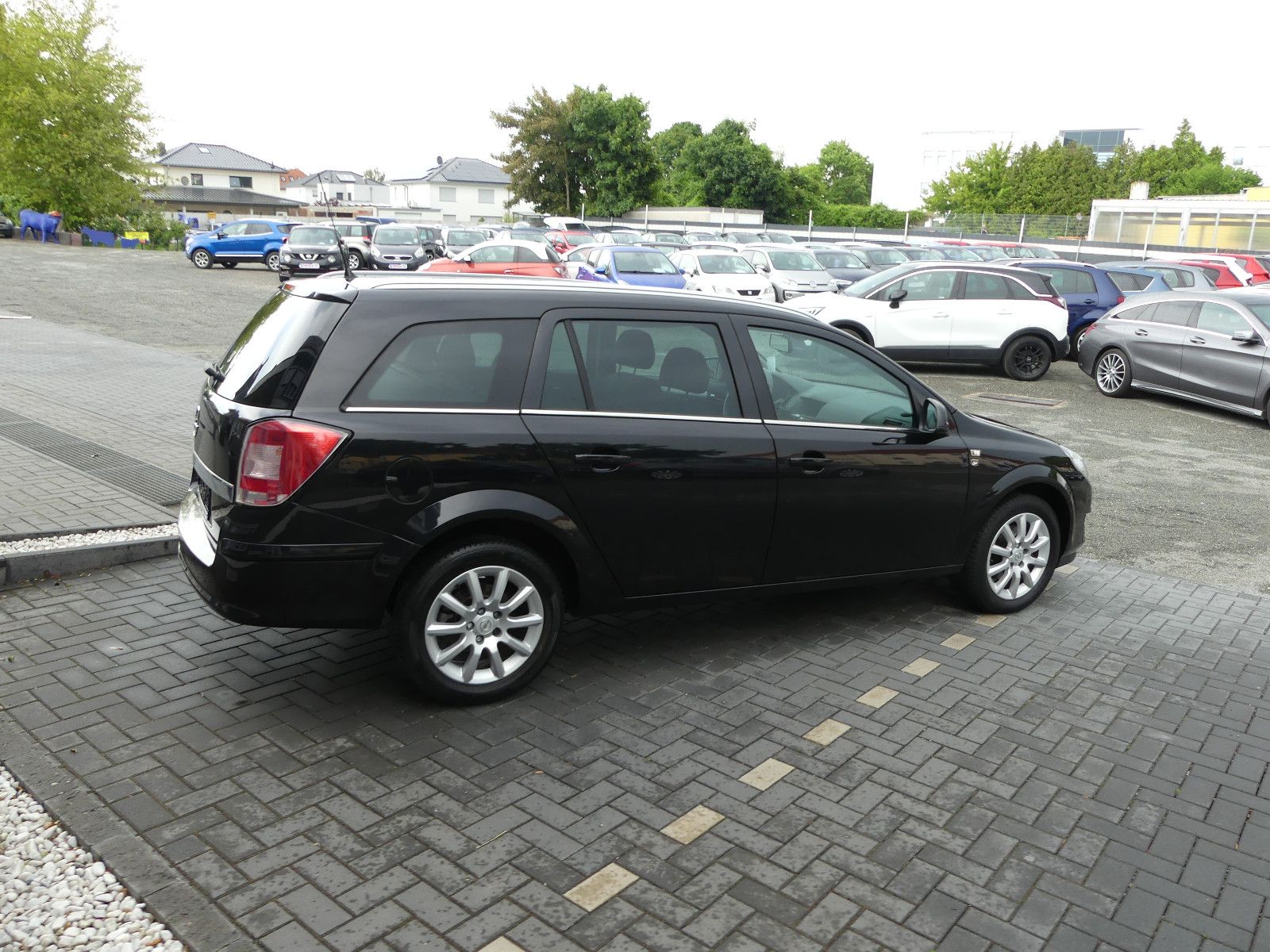 Fahrzeugabbildung Opel Astra H Caravan Edition "111 Jahre"